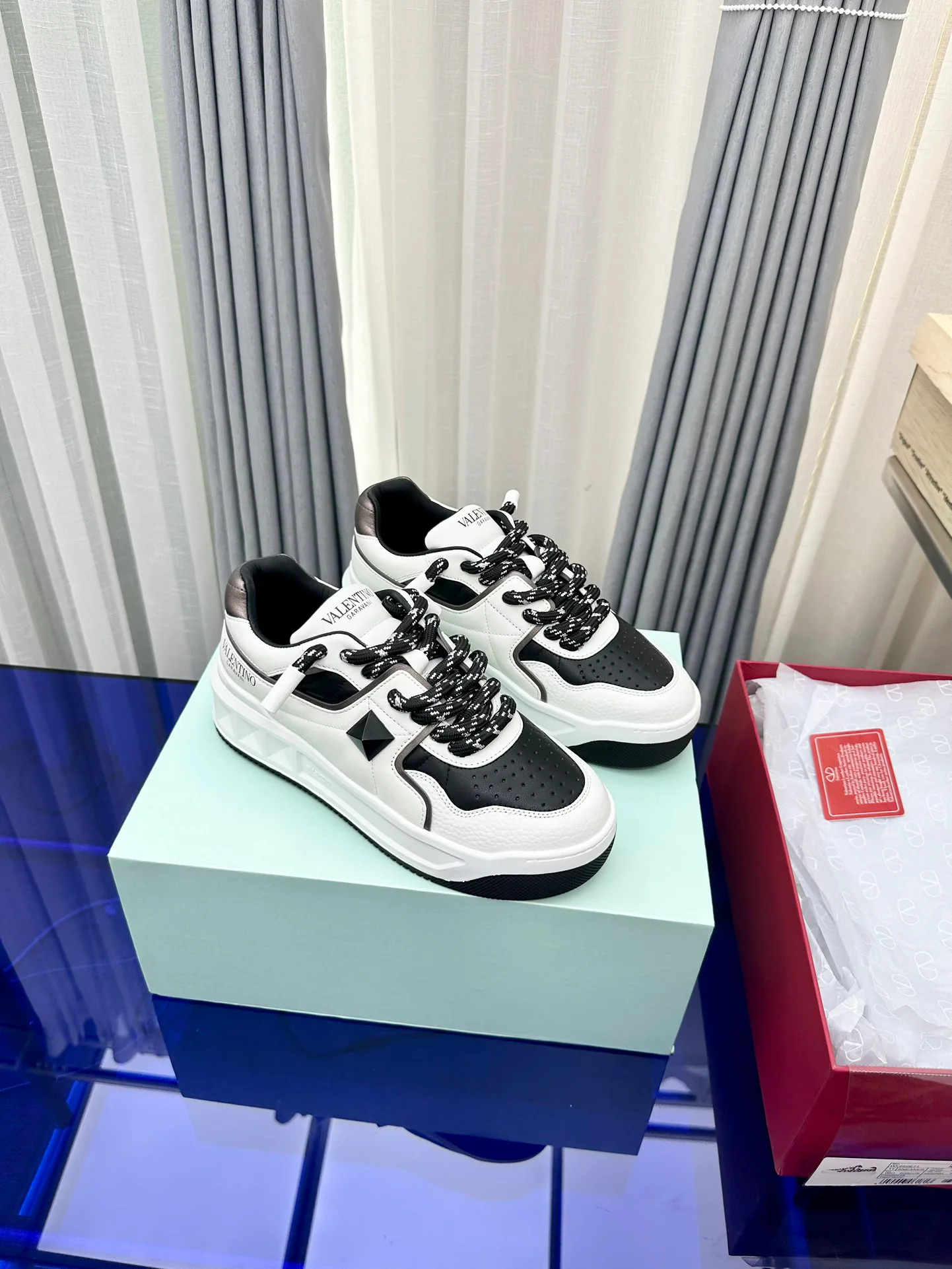 Women's Sneakers VALENTINO 17948614