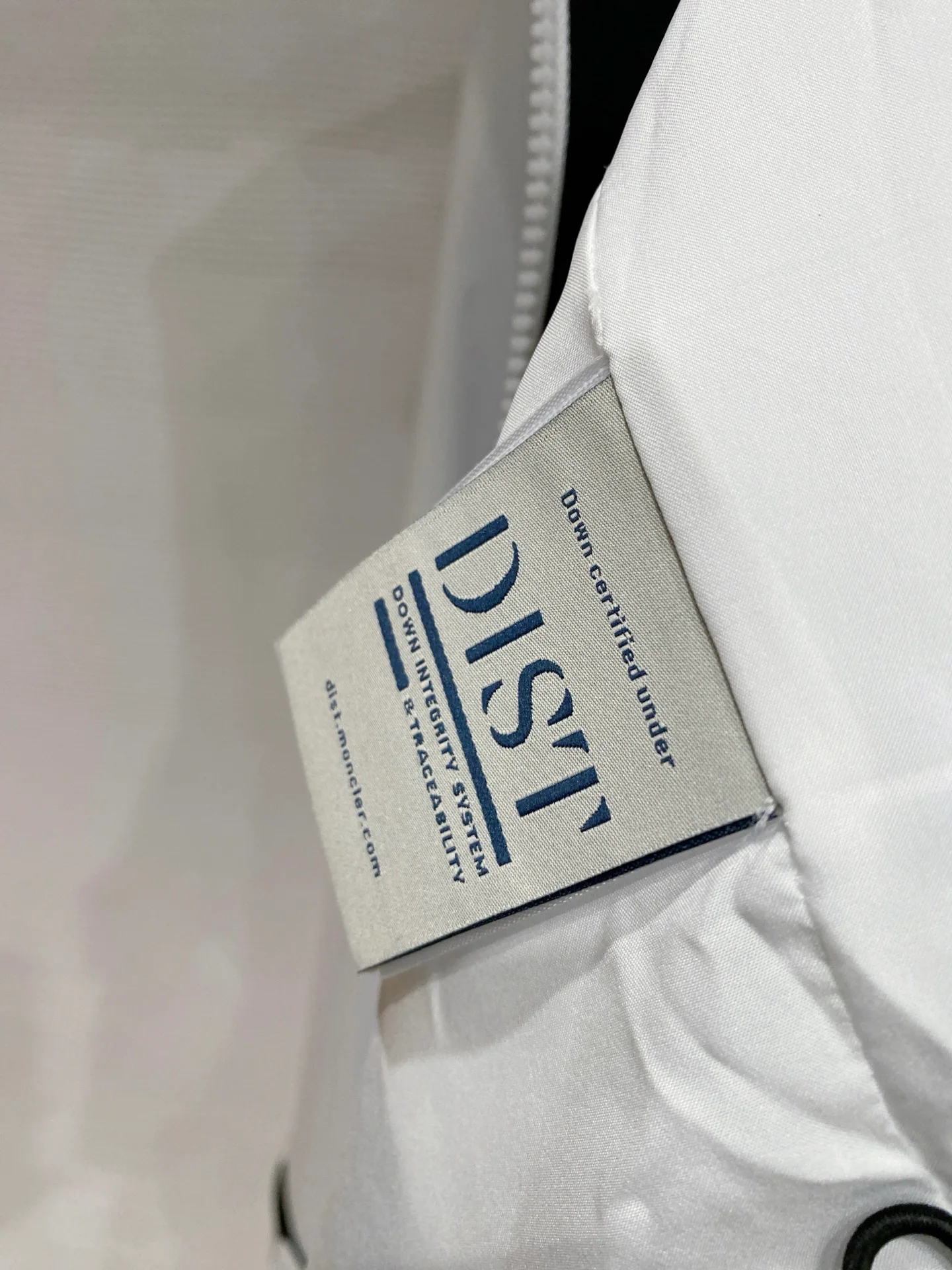 Men's Jackets And Down Jackets MONCLER 17993228