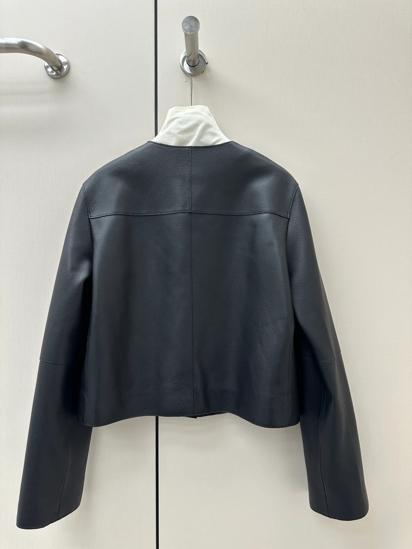 Women's Leather Jackets And Sheepskin Coats HERMES 17940572
