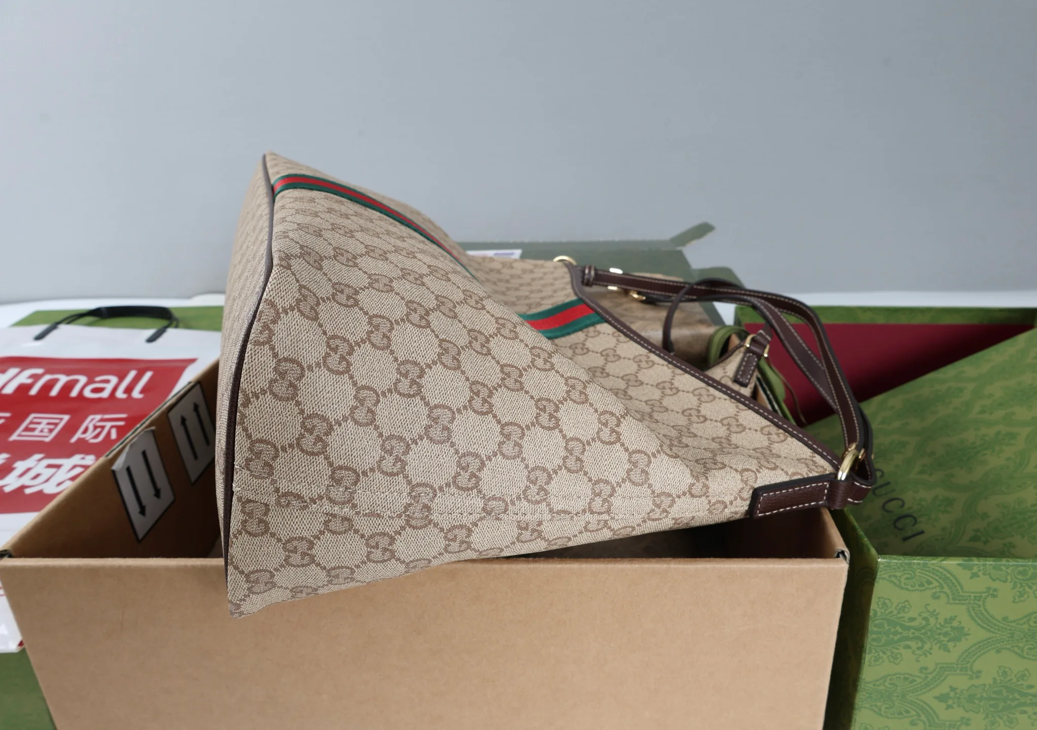 Women's Classic Handbags GUCCI 18250600