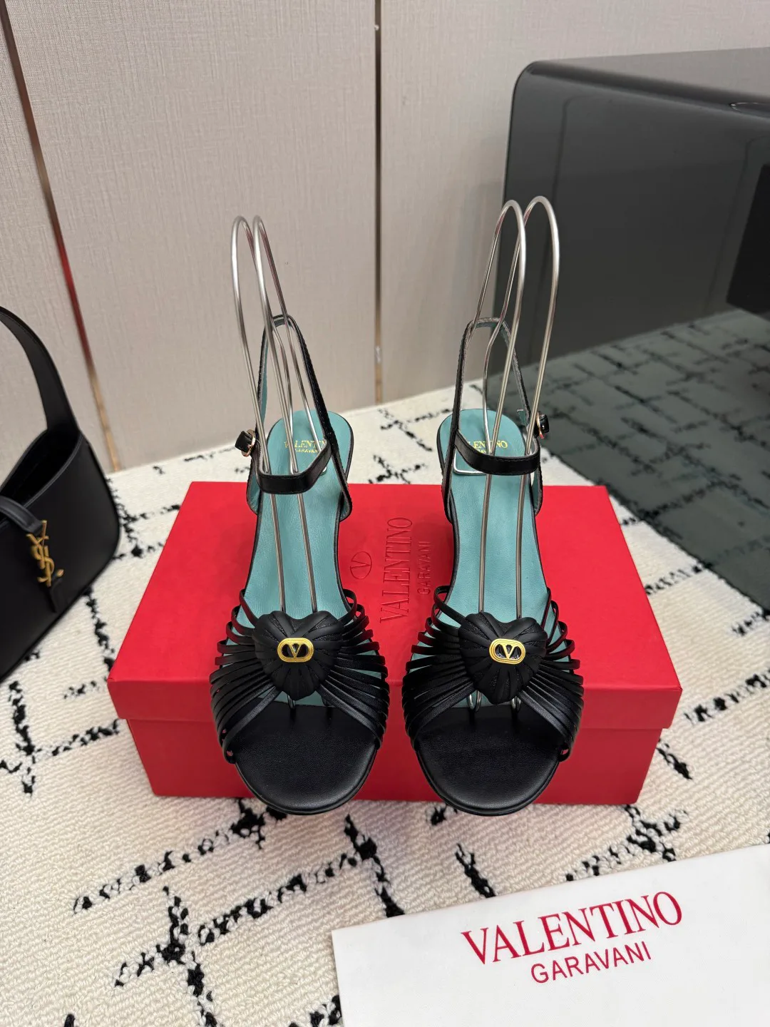 Women's Open-Toe Sandals VALENTINO 18049003