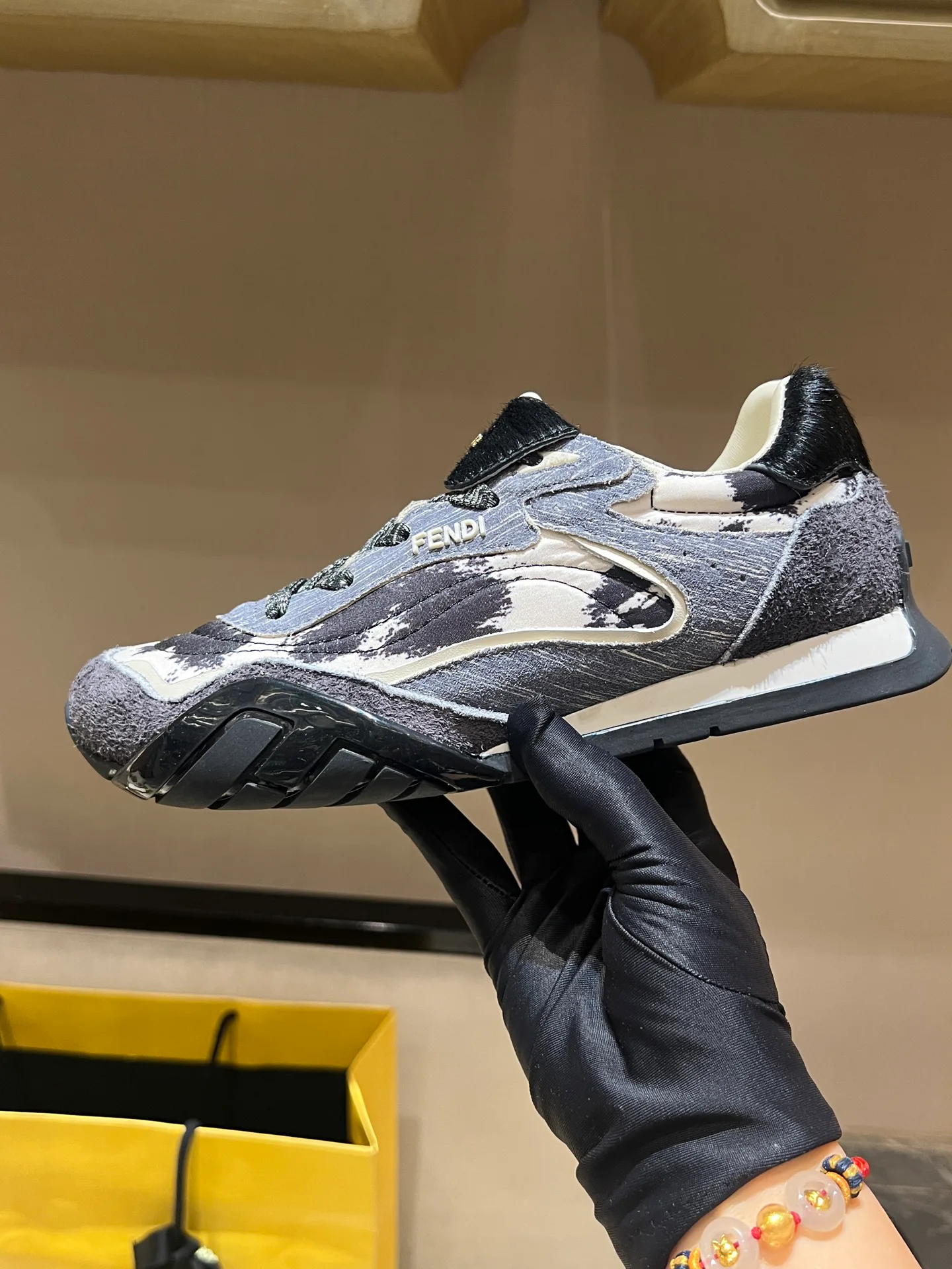 Women's Sneakers FENDI 18020739