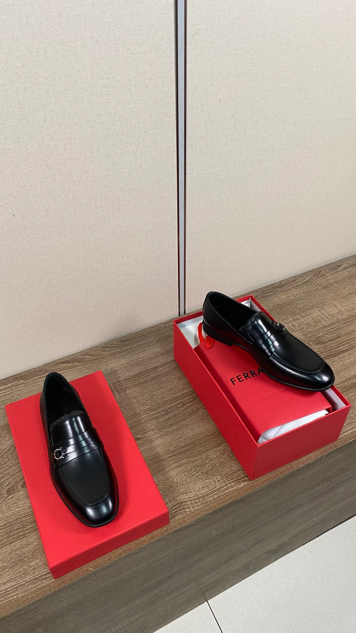 Men's Loafers And Dress Shoes SALVATORE FERRAGAMO 18078620