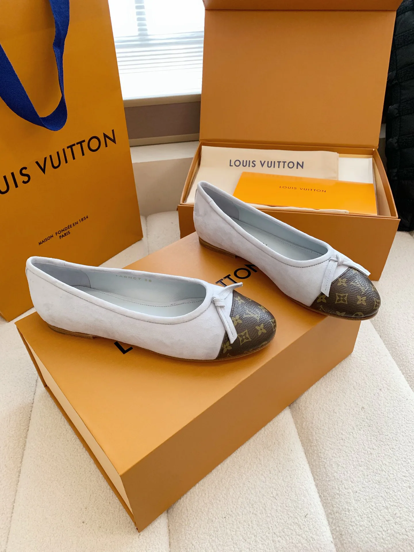 Women's Ballet Flats LOUIS VUITTON 18460944