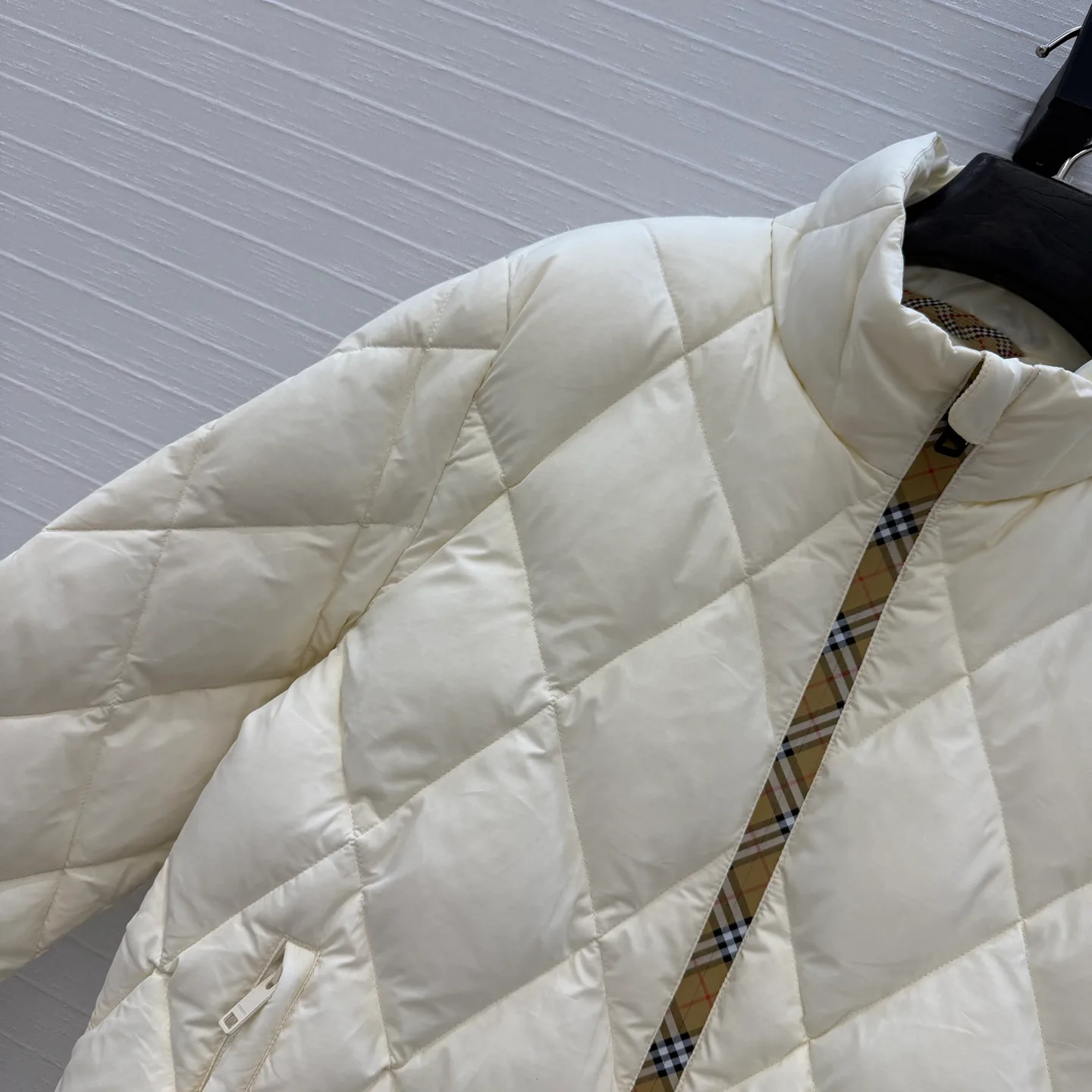 Women's Jackets And Down Jackets BURBERRY 18325223