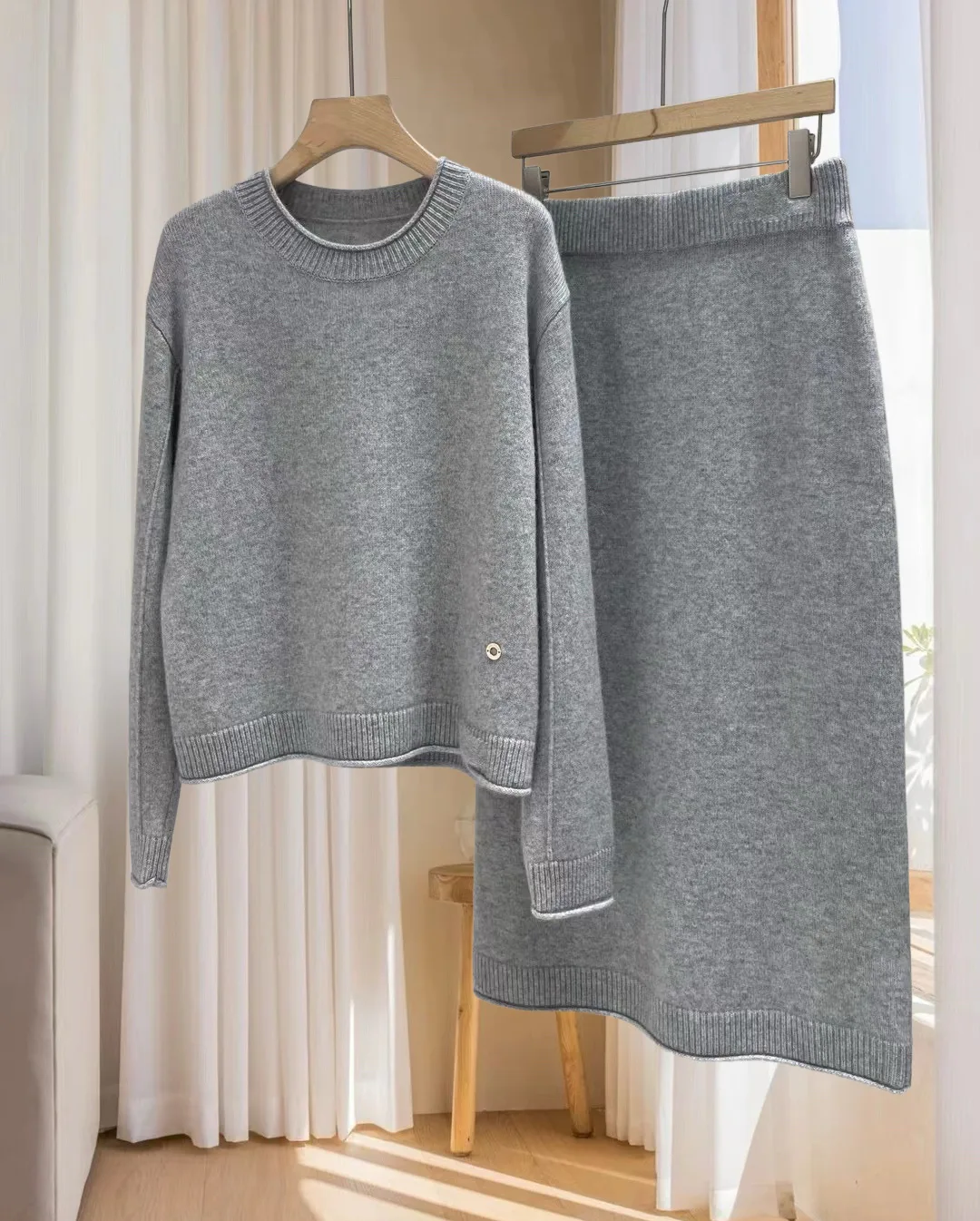 Women's Jumpers And Sweaters LORO PIANA 17939163