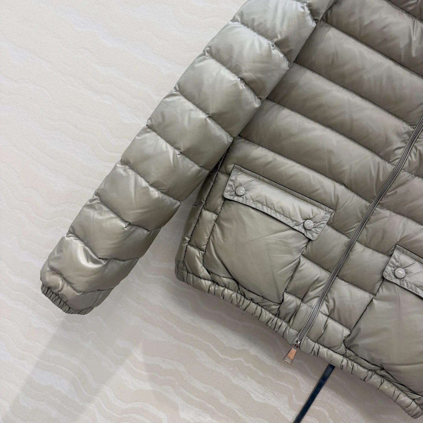 Women's Jackets And Down Jackets MONCLER 18402509