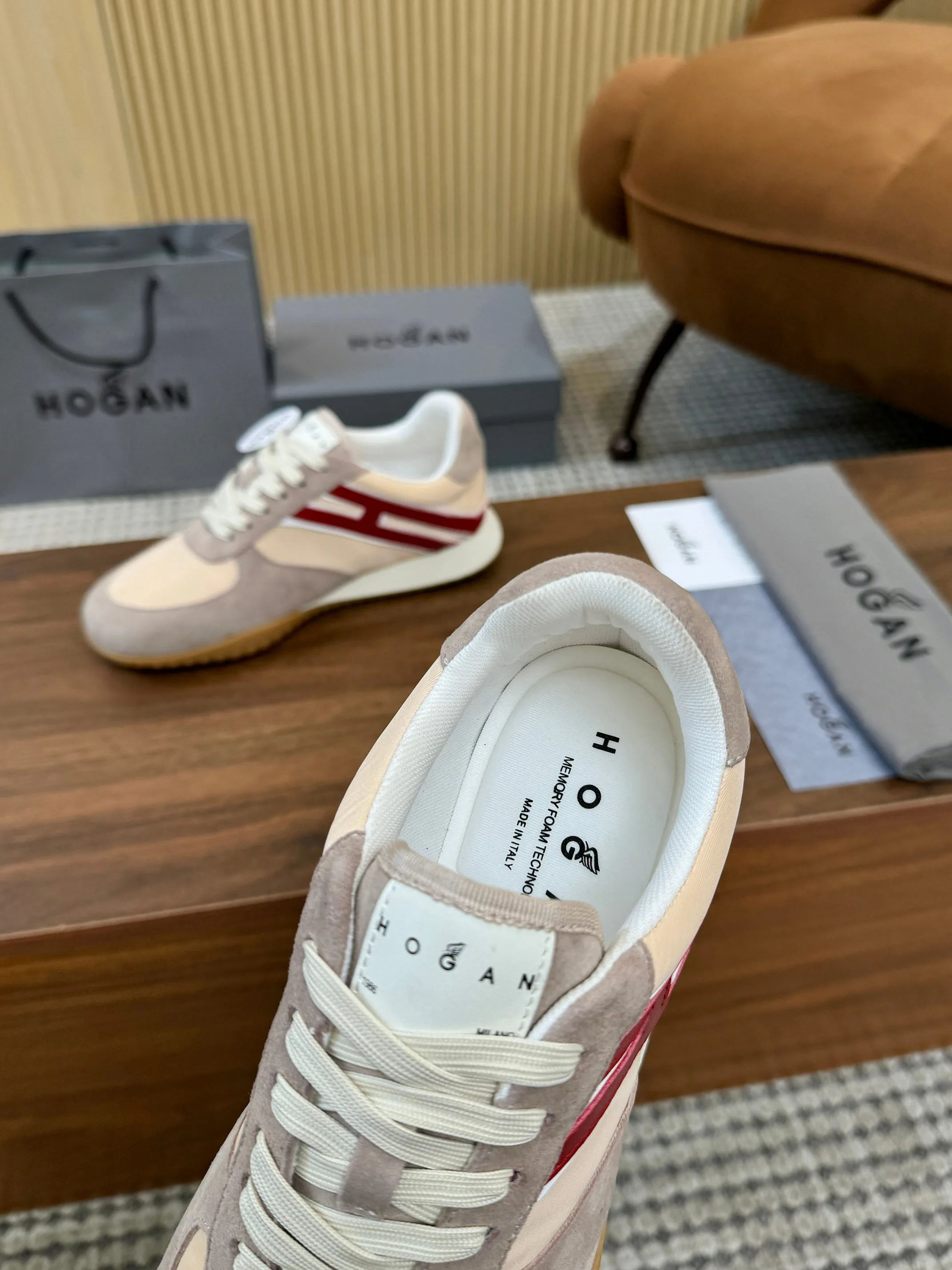 Women's Sneakers HOGAN 17182562