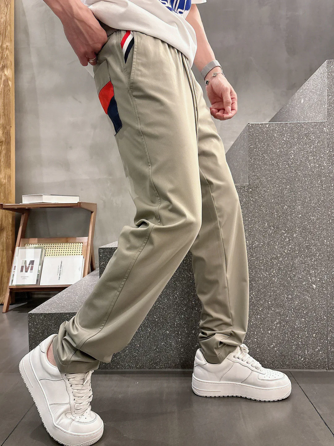 Men's Trousers MONCLER 18097668