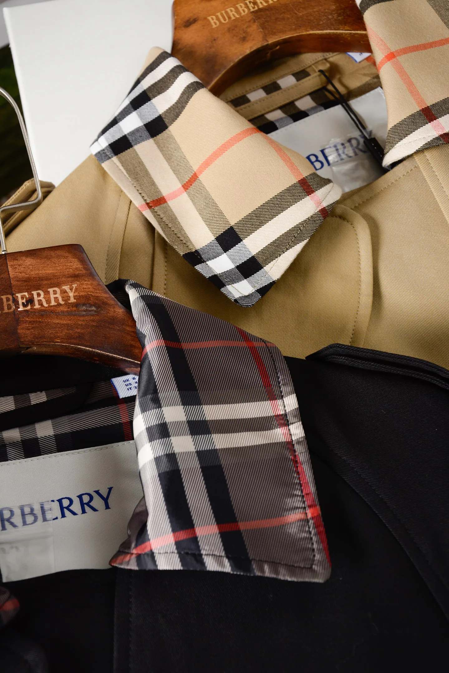 Women's Trench Coats BURBERRY 17998591