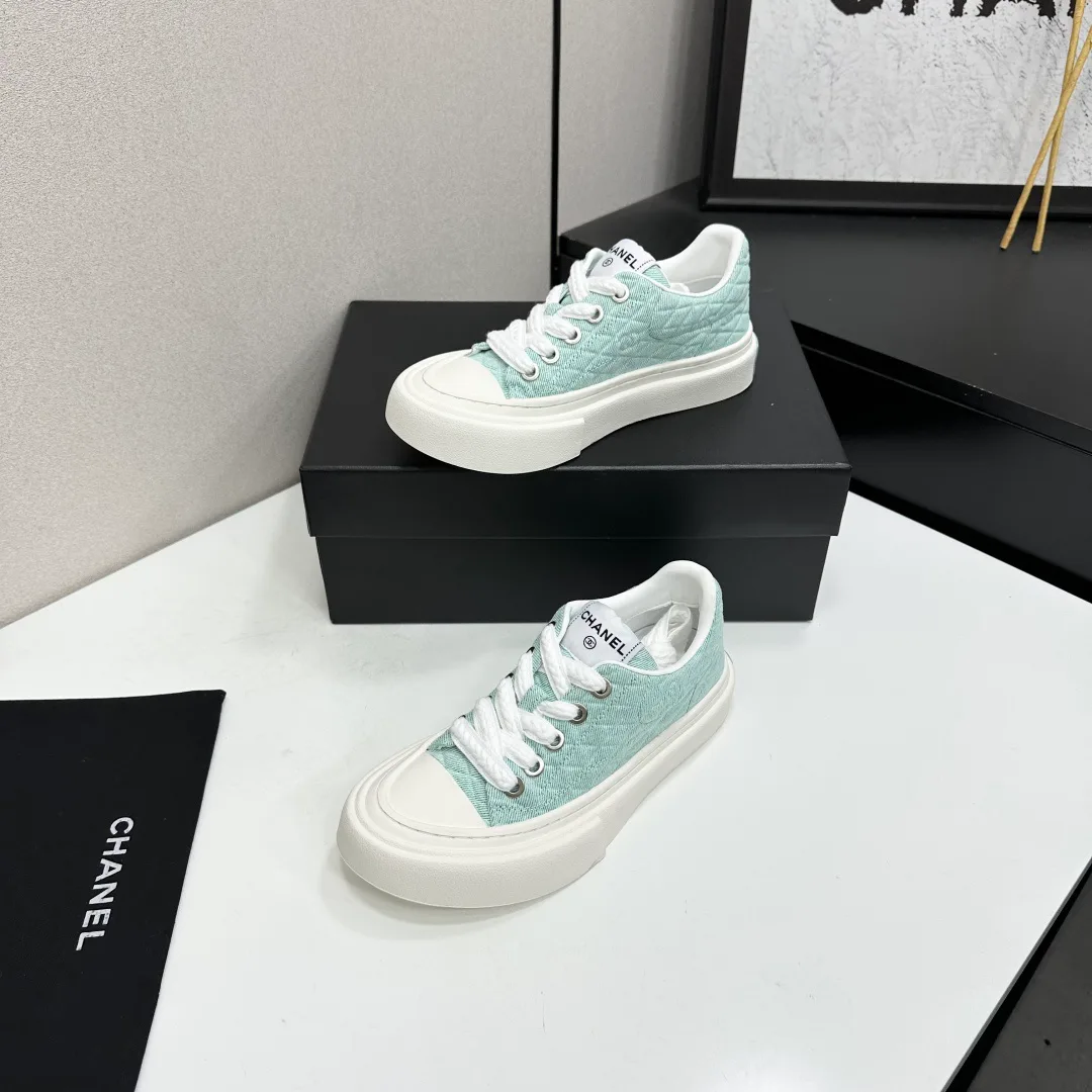 Women's Sneakers CHANEL 17825112