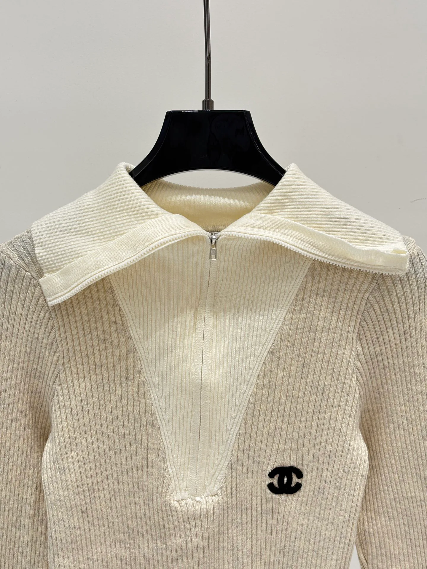 Women's Jumpers And Sweaters CHANEL 18032687