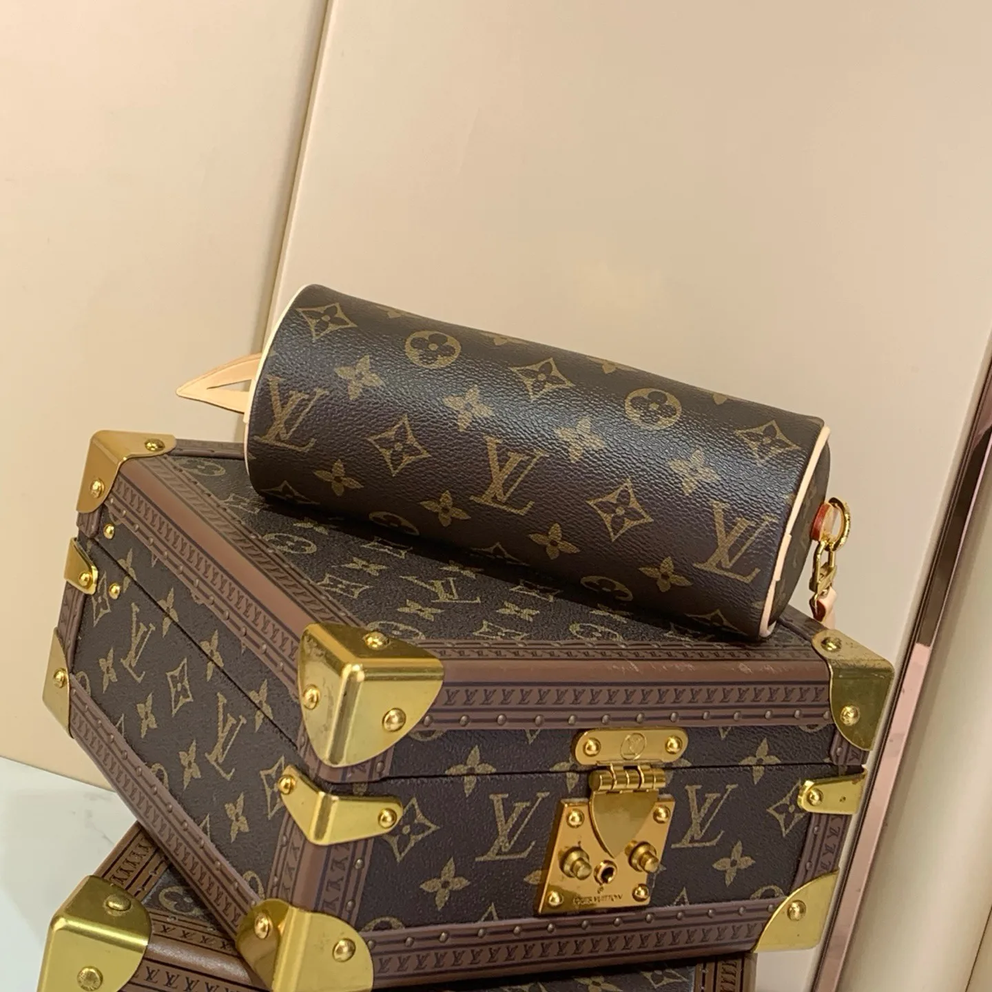 Women's Classic Handbags LOUIS VUITTON 17499346