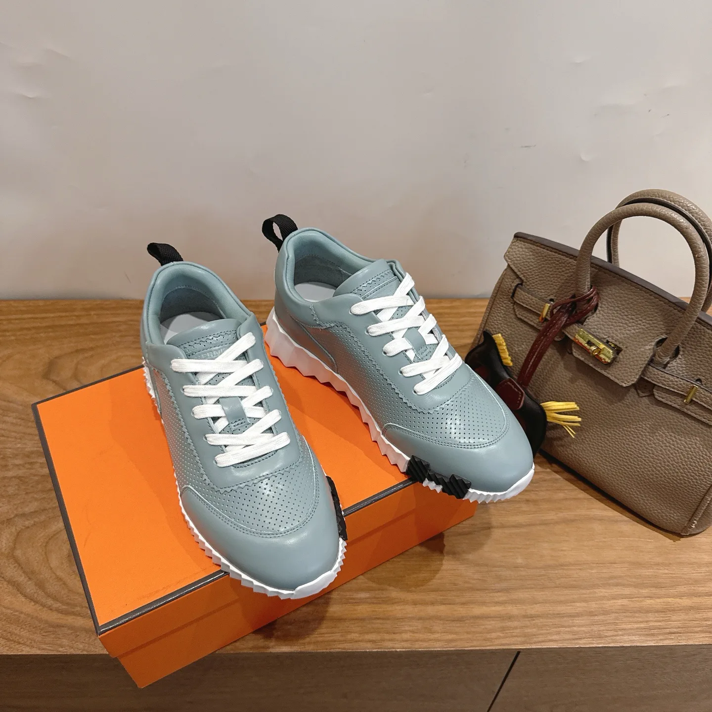 Women's Sneakers HERMES 17414537