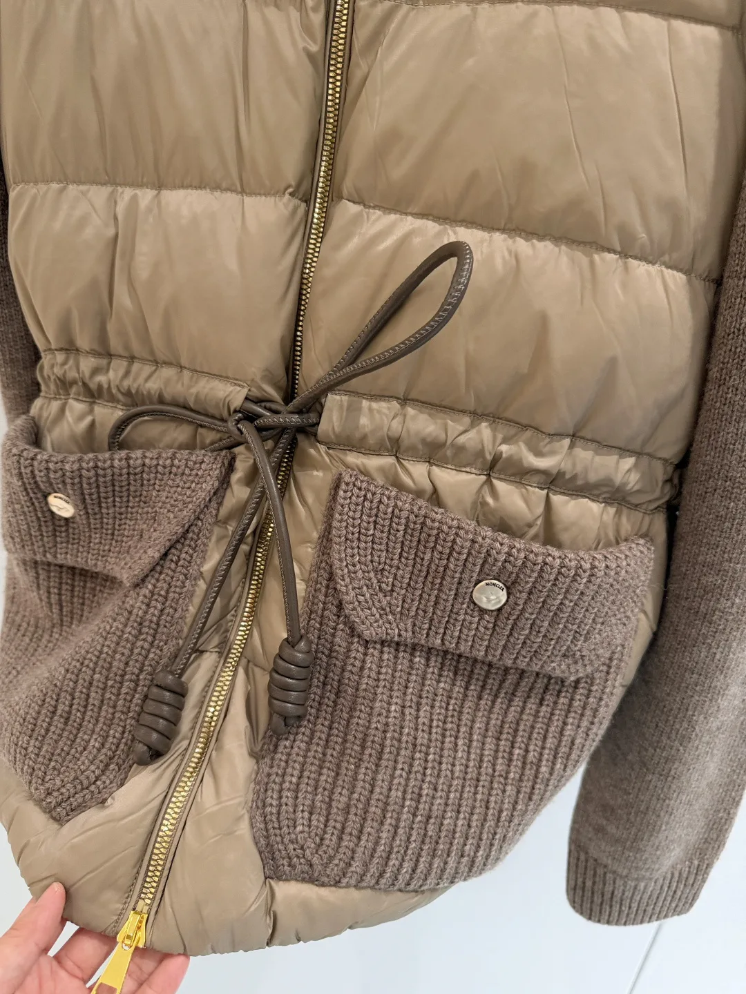 Women's Jackets And Down Jackets MONCLER 18439965