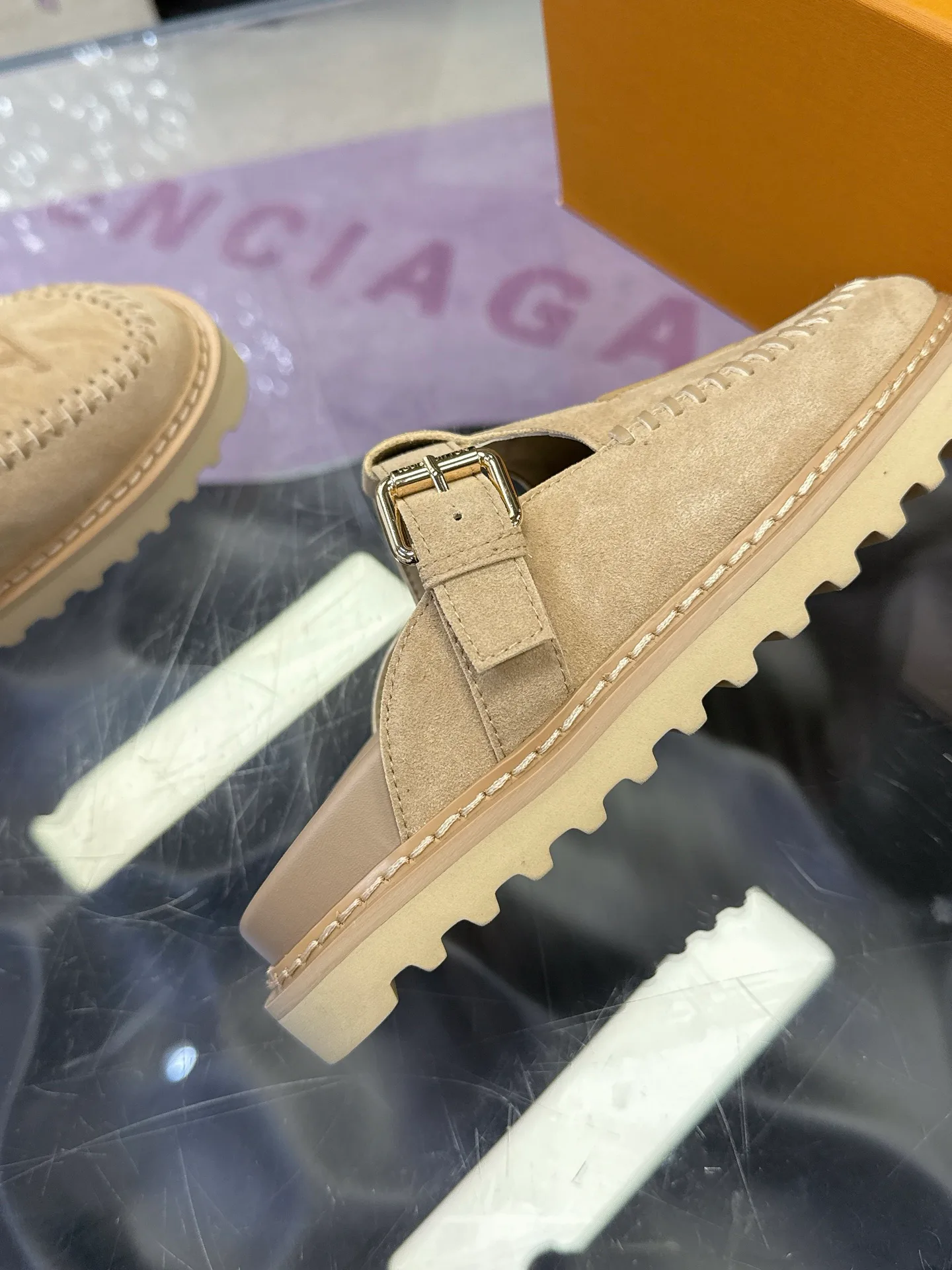 Women's Mules And Clogs LOUIS VUITTON 17530470