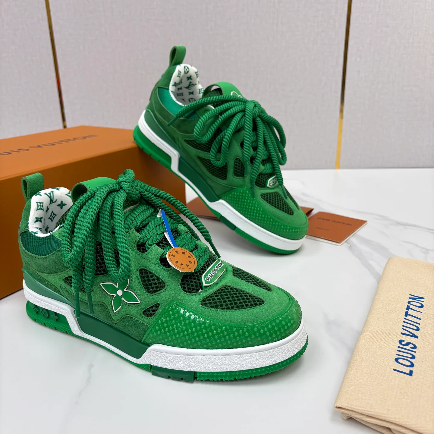 Men's Sneakers LOUIS VUITTON 17832330