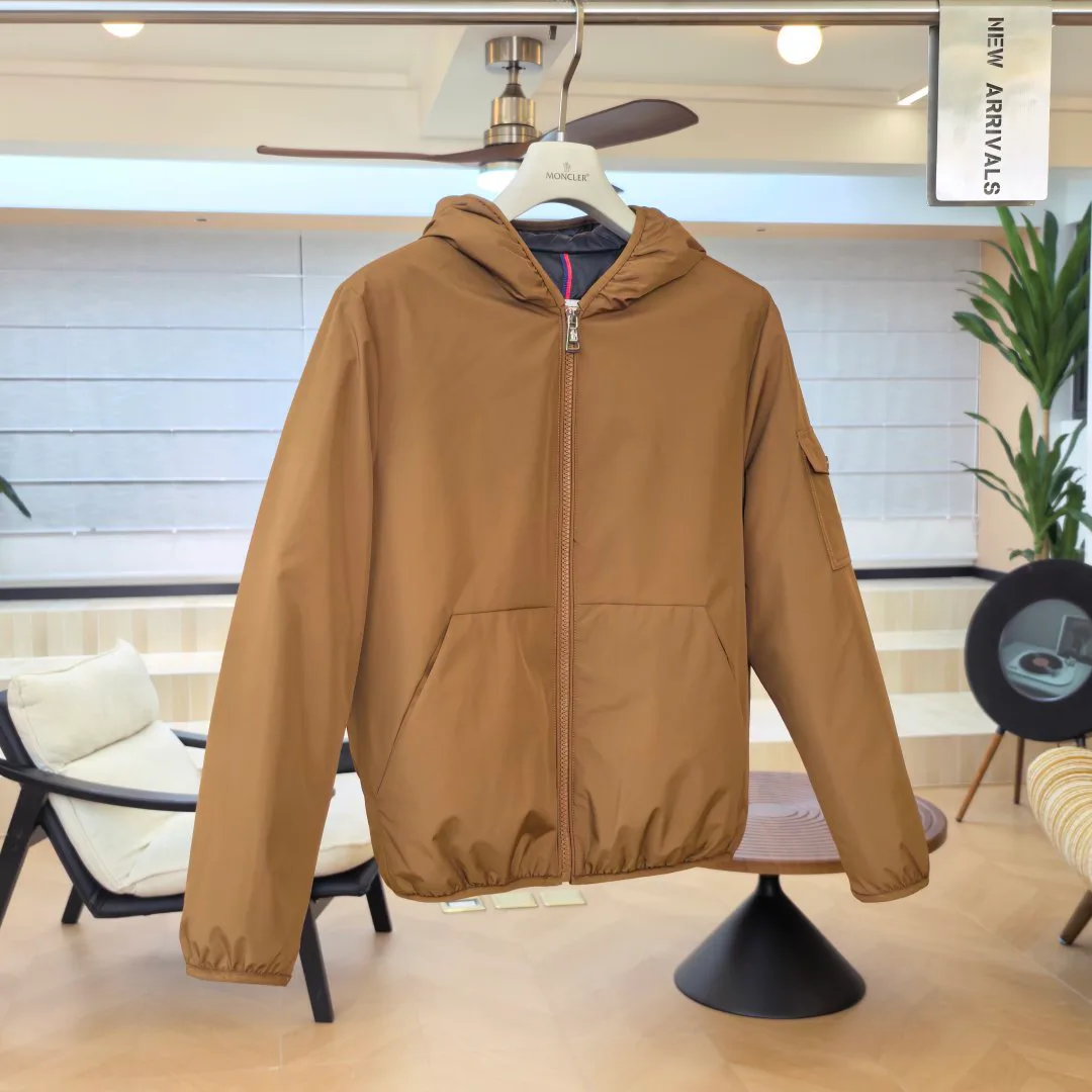 Women's Jackets And Down Jackets MONCLER 18130371