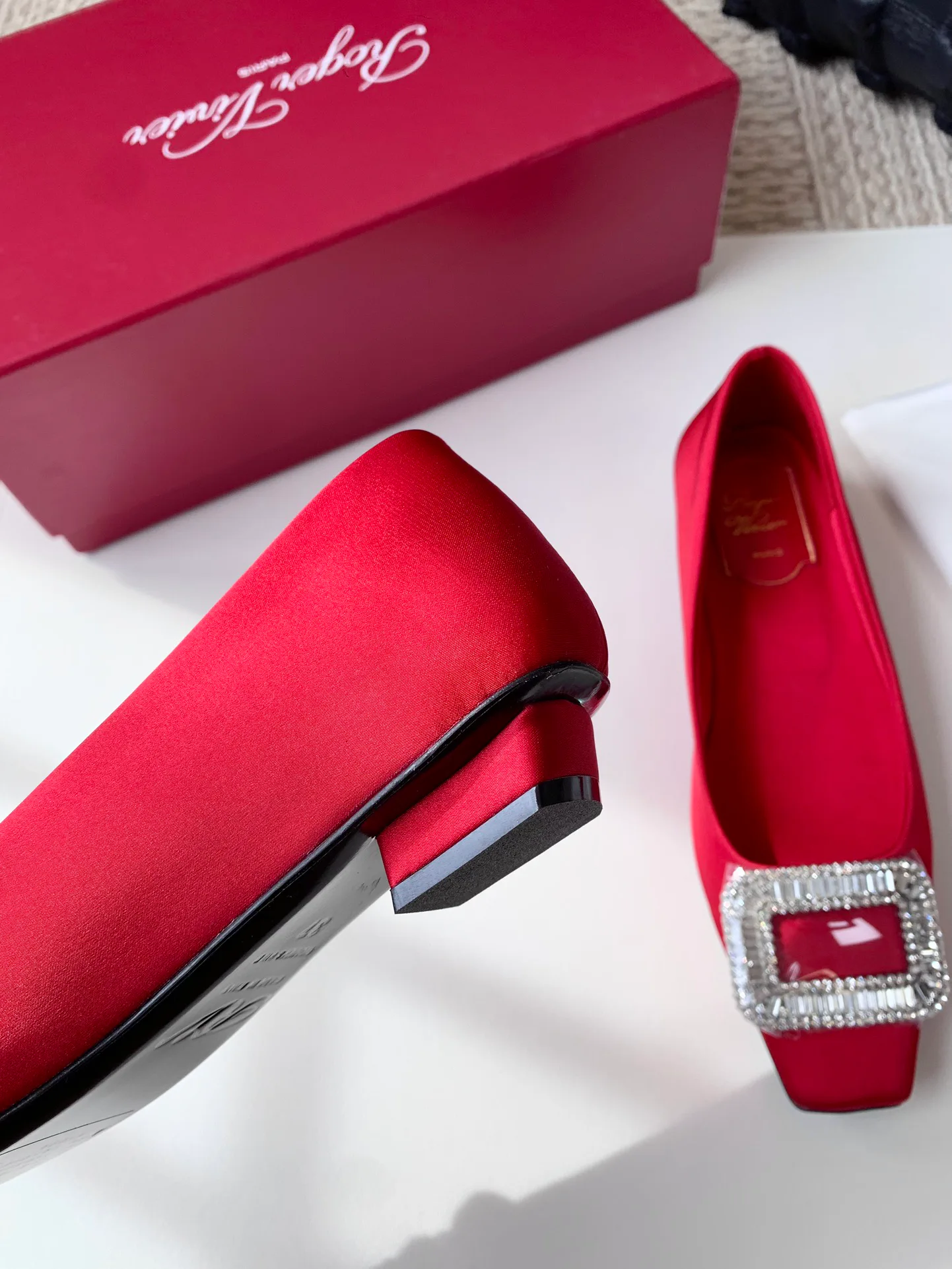 Women's Ballet Flats ROGER VIVIER 17990200
