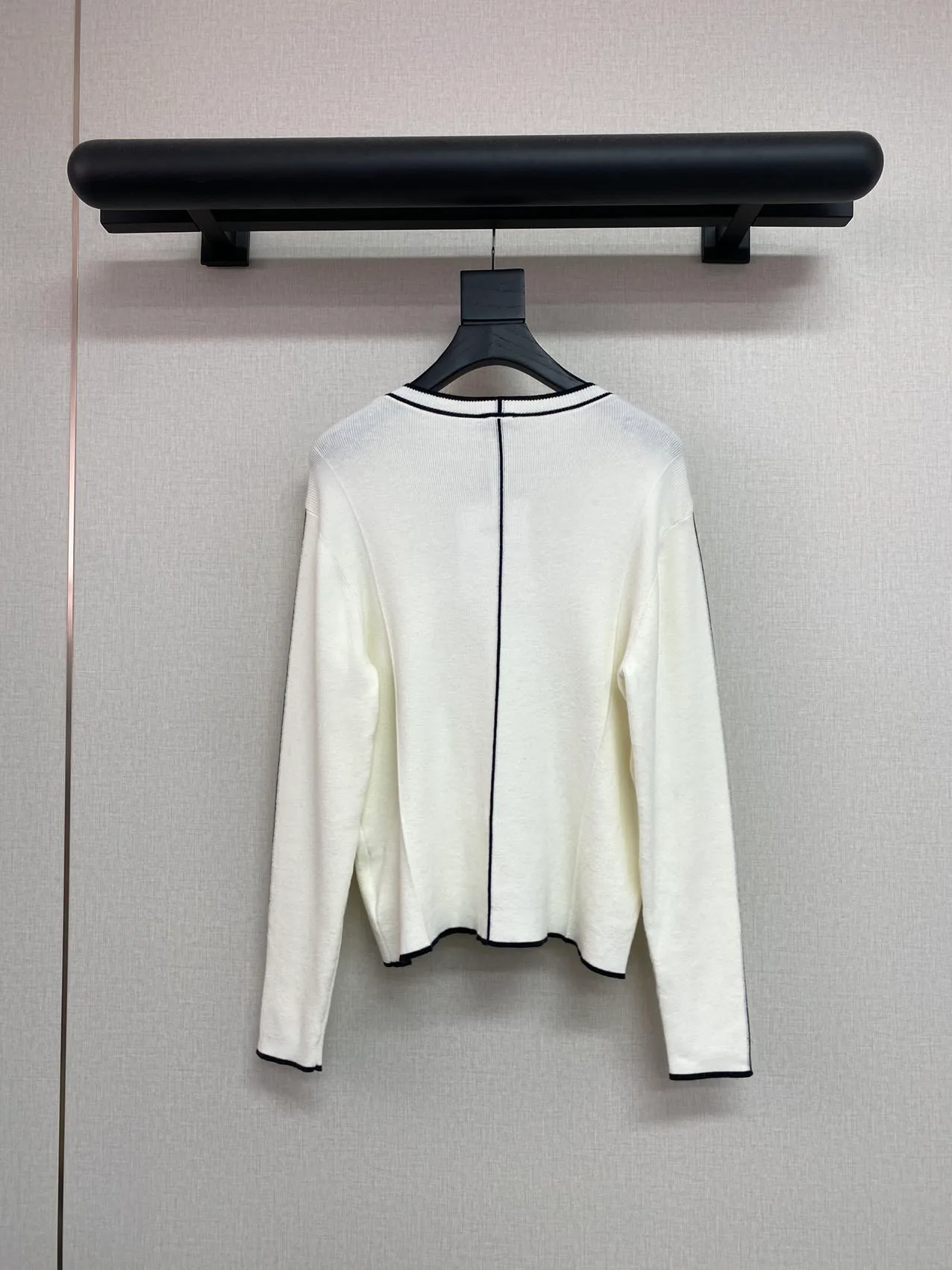 Women's Jumpers And Sweaters CHANEL 18232429