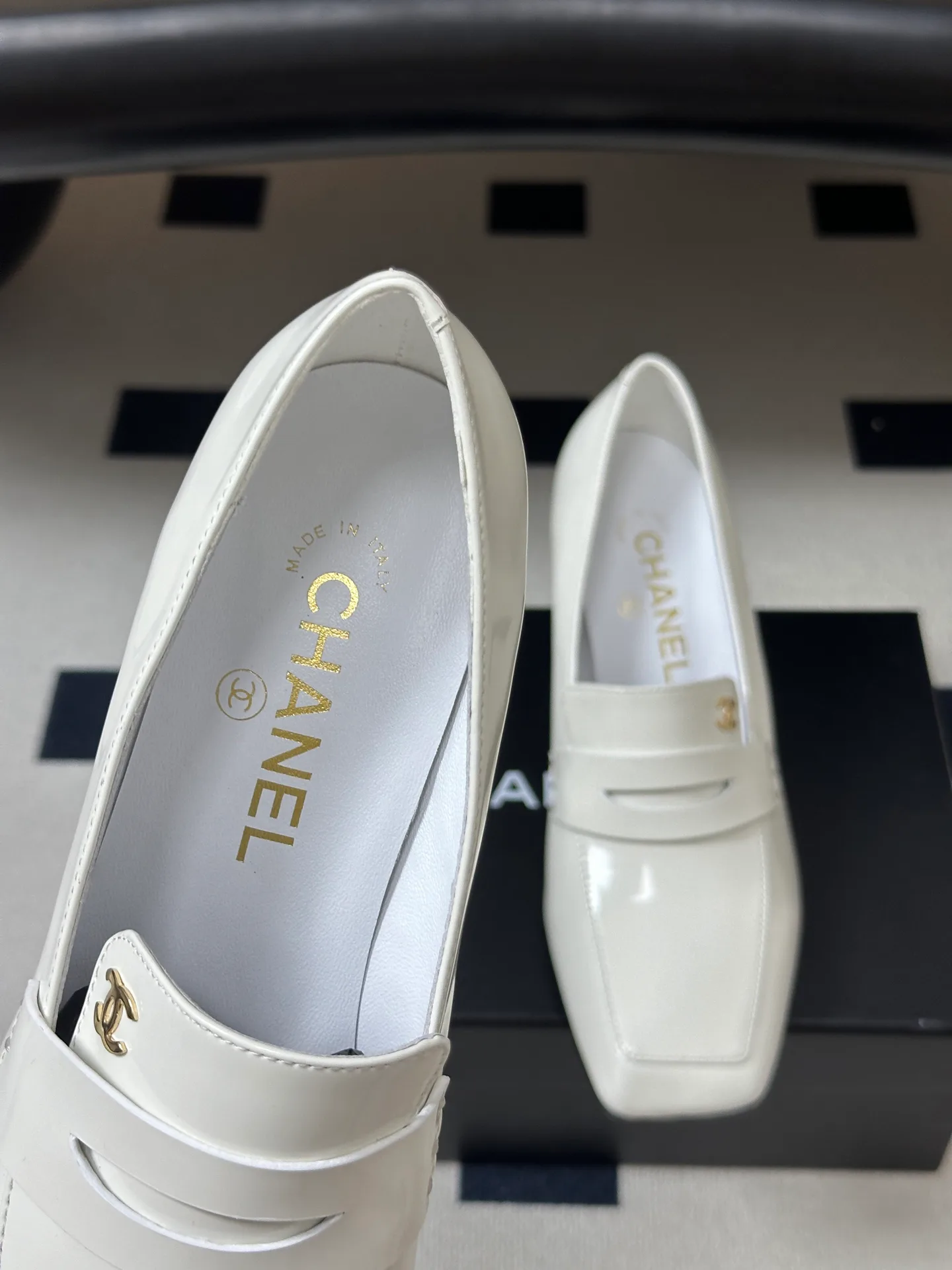 Women's Loafers And Moccasins CHANEL 18049689