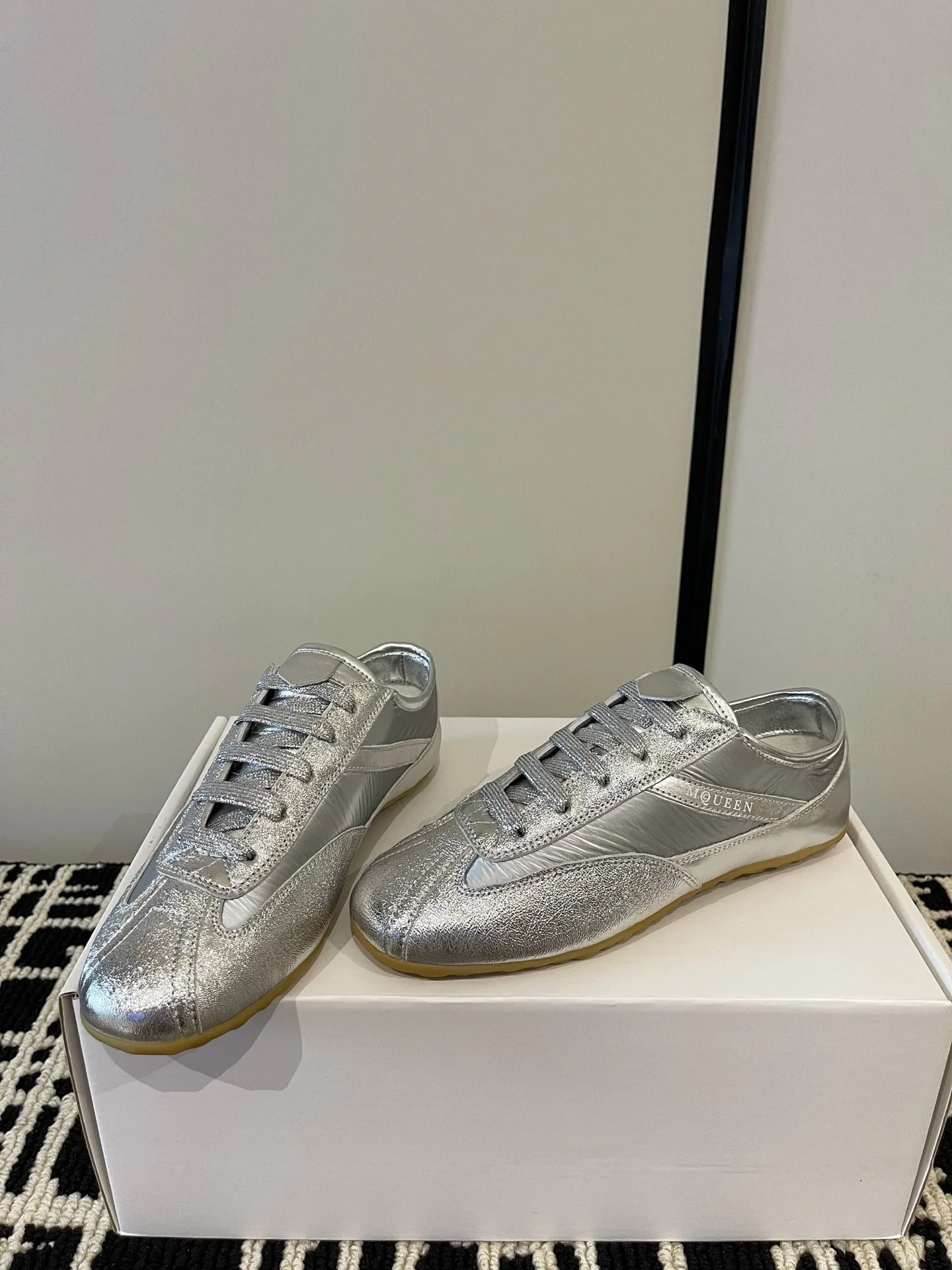 Women's Sneakers ALEXANDER MCQUEEN 18386233