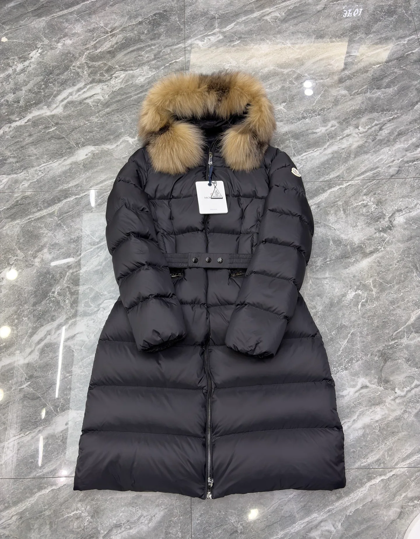 Women's Jackets And Down Jackets MONCLER 17801589