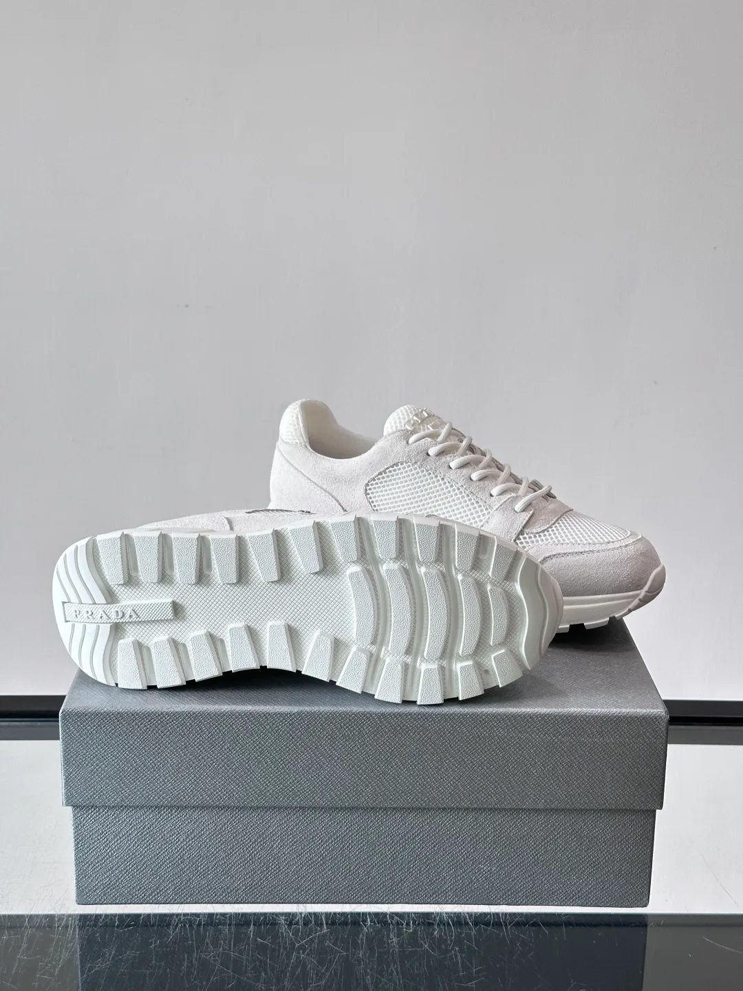 Women's Sneakers PRADA 18102649