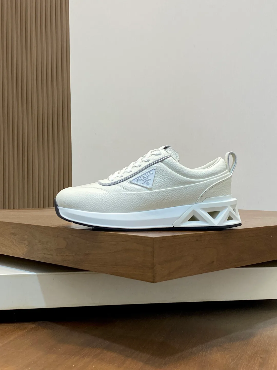 Men's Sneakers PRADA 18116612