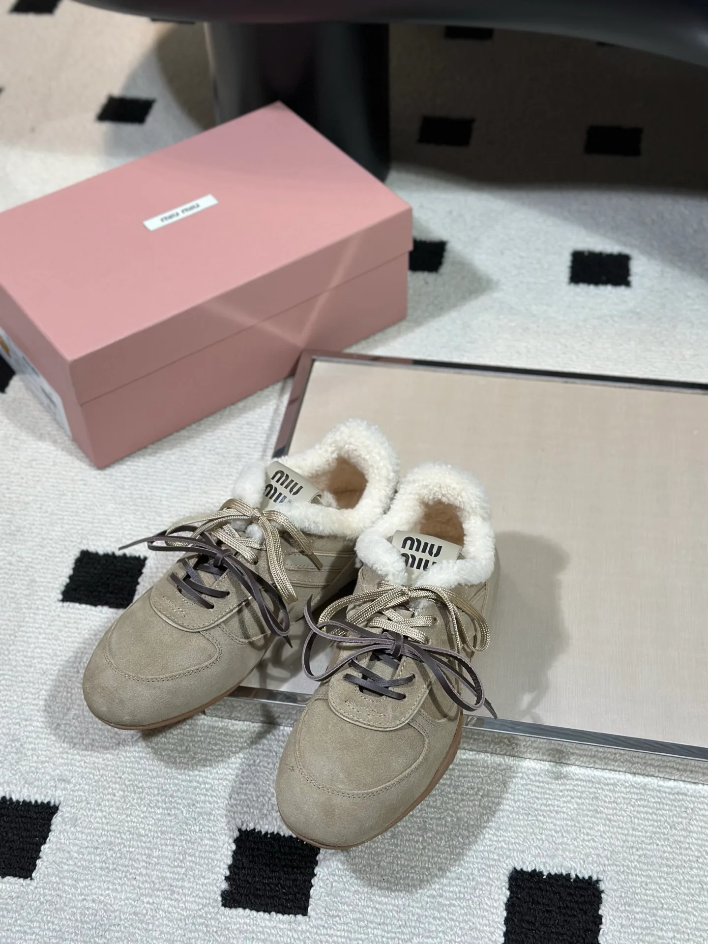 Кроссовки Женские Miu Miu 18638321