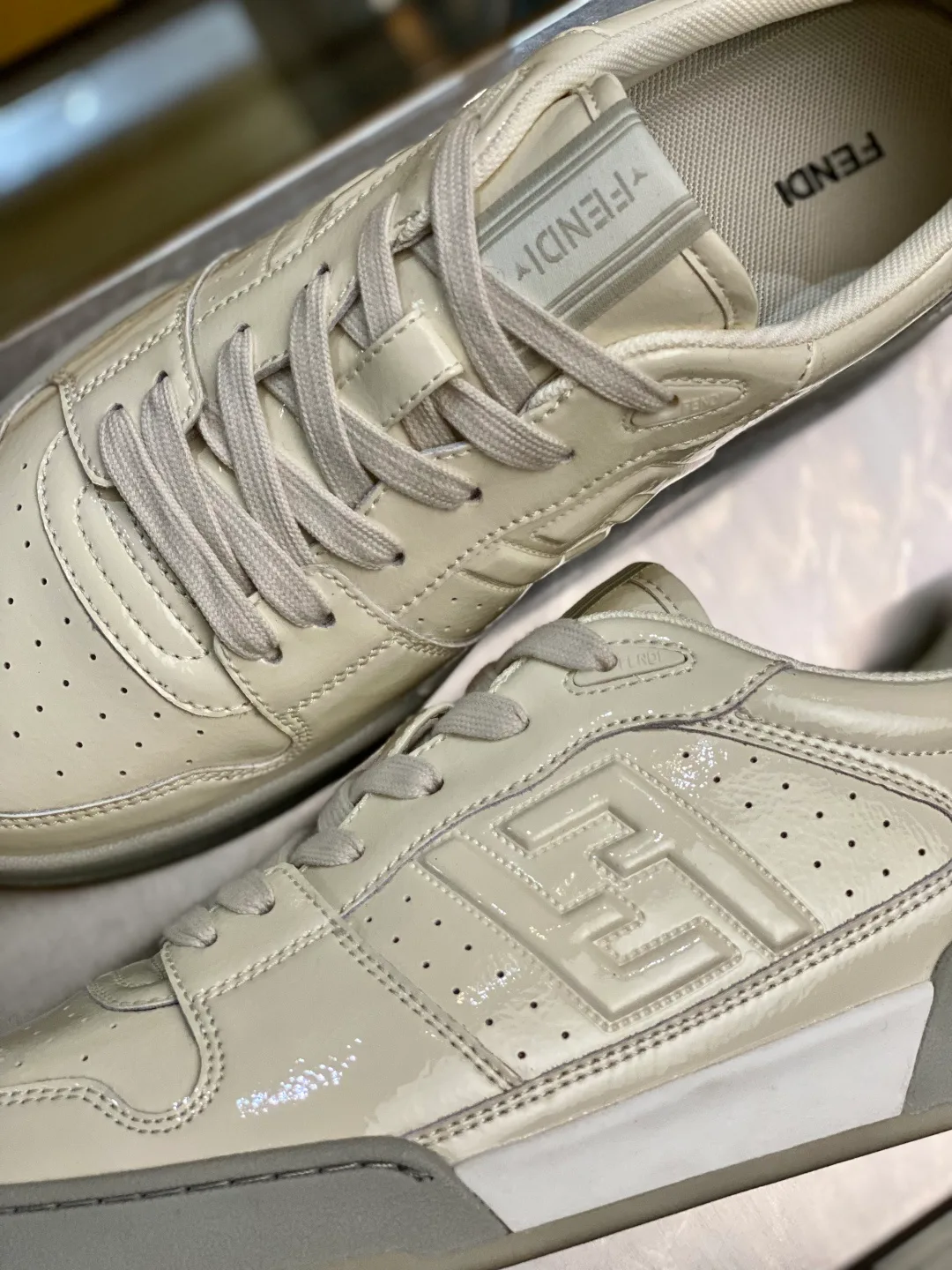 Women's Sneakers FENDI 18119372