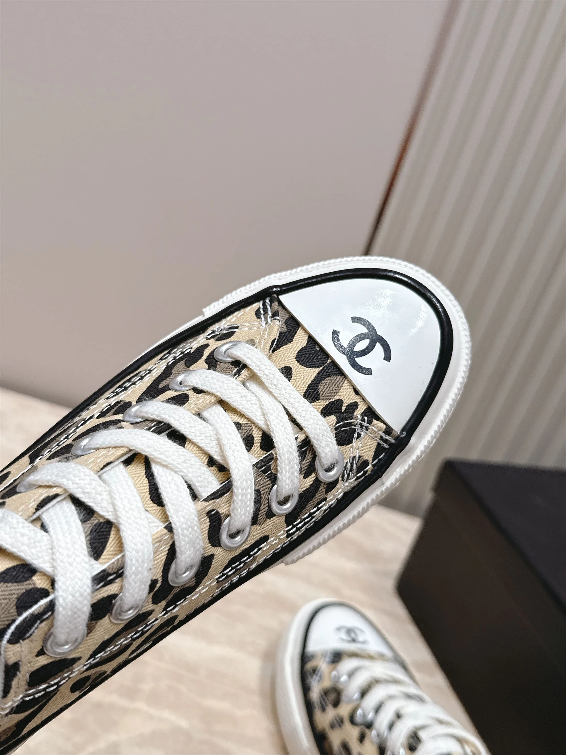Women's Sneakers CHANEL 17934234