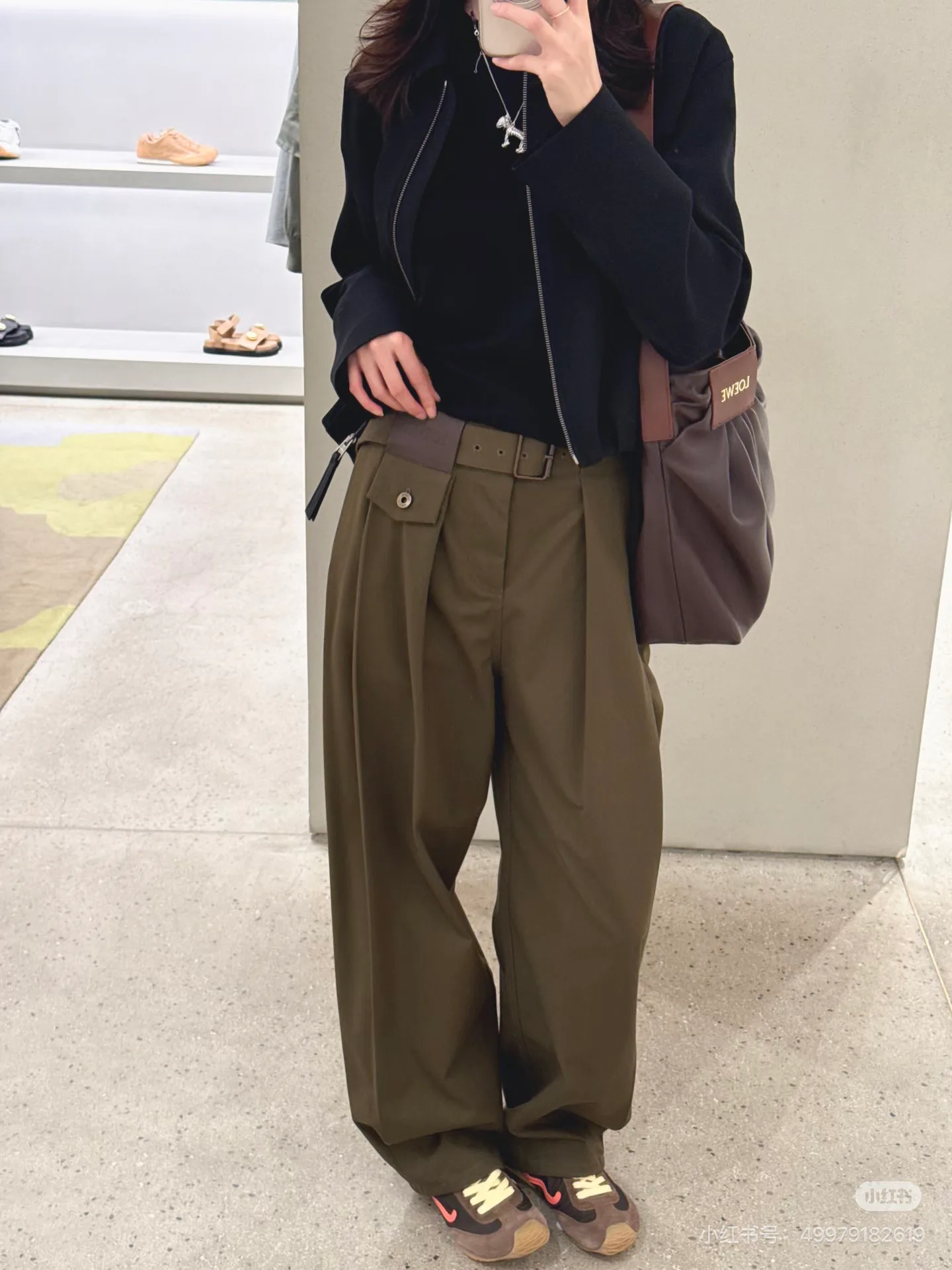 Women's Trousers LOEWE 17321700