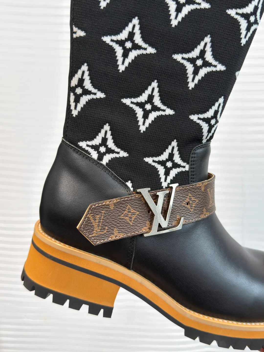 Women's Boots LOUIS VUITTON 18252044