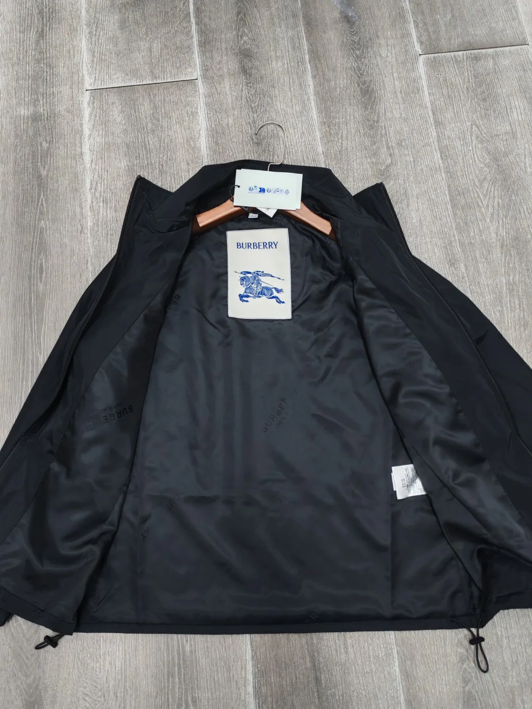 Women's Jackets And Down Jackets BURBERRY 17998518