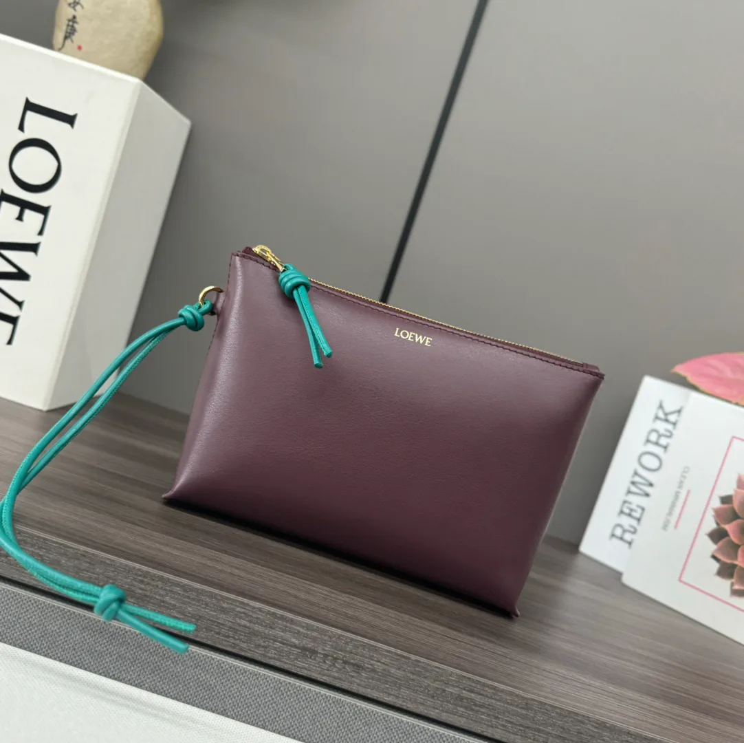 Women's Clutches LOEWE 18116461
