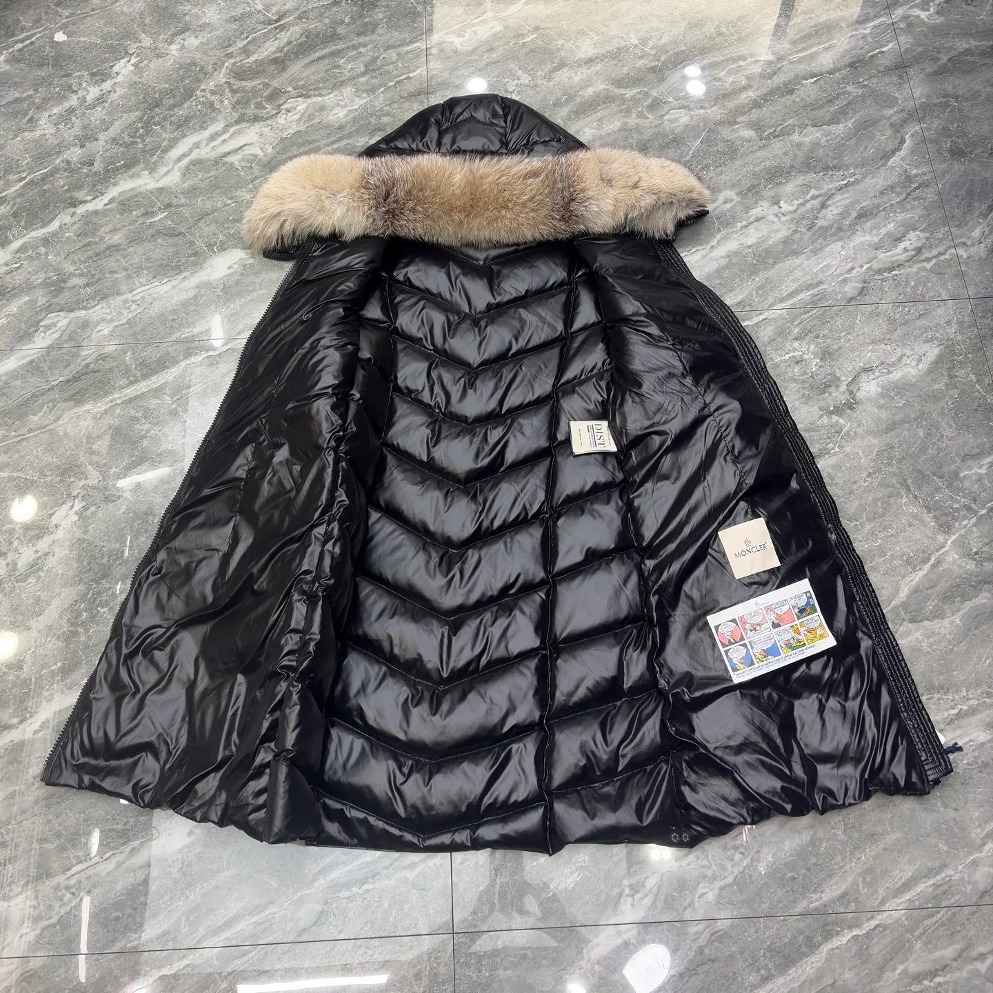 Women's Jackets And Down Jackets MONCLER 17801587