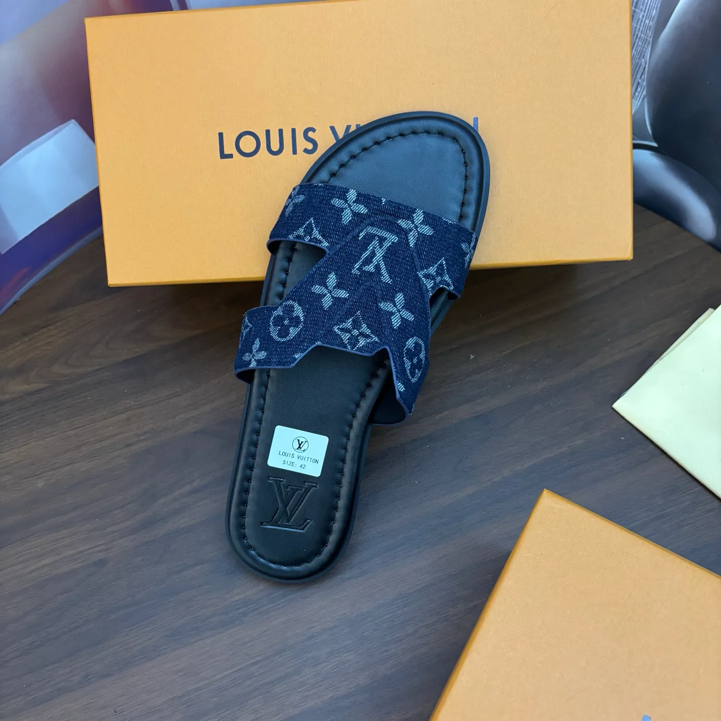 Men's Flip-Flops LOUIS VUITTON 17831644