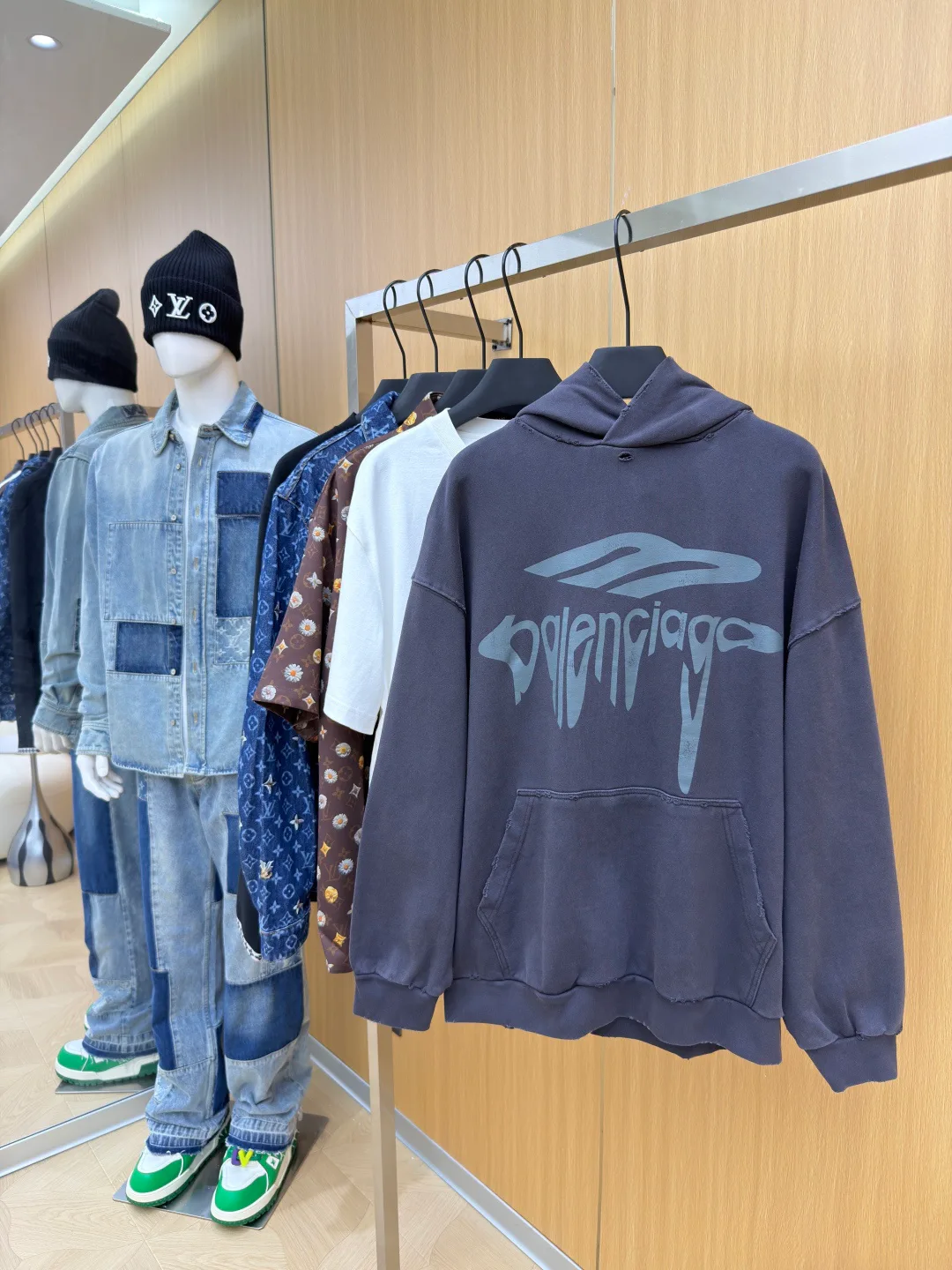 Men's Sweatshirts And Hoodies BALENCIAGA 17699437
