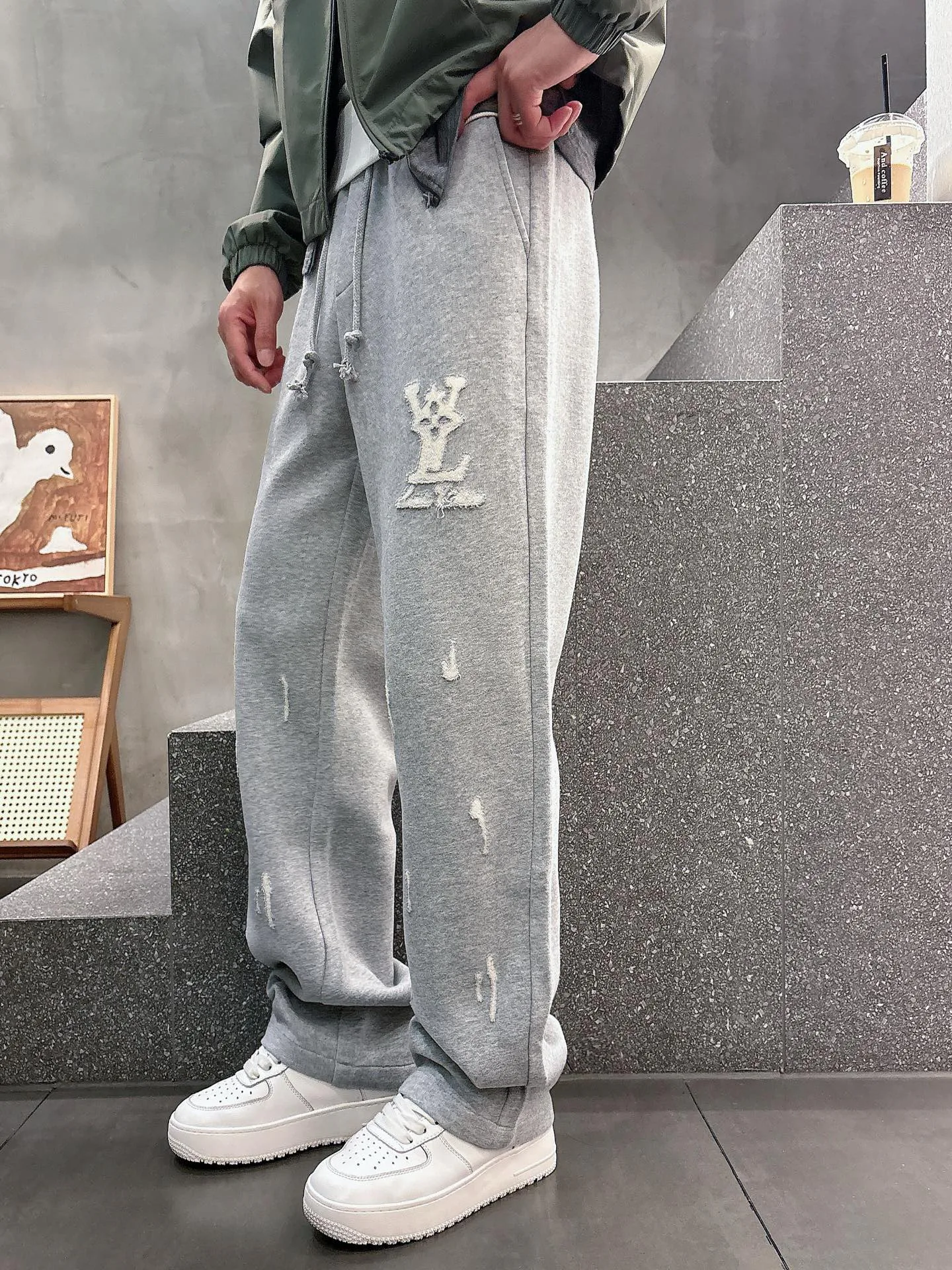 Men's Trousers LOUIS VUITTON 18399247