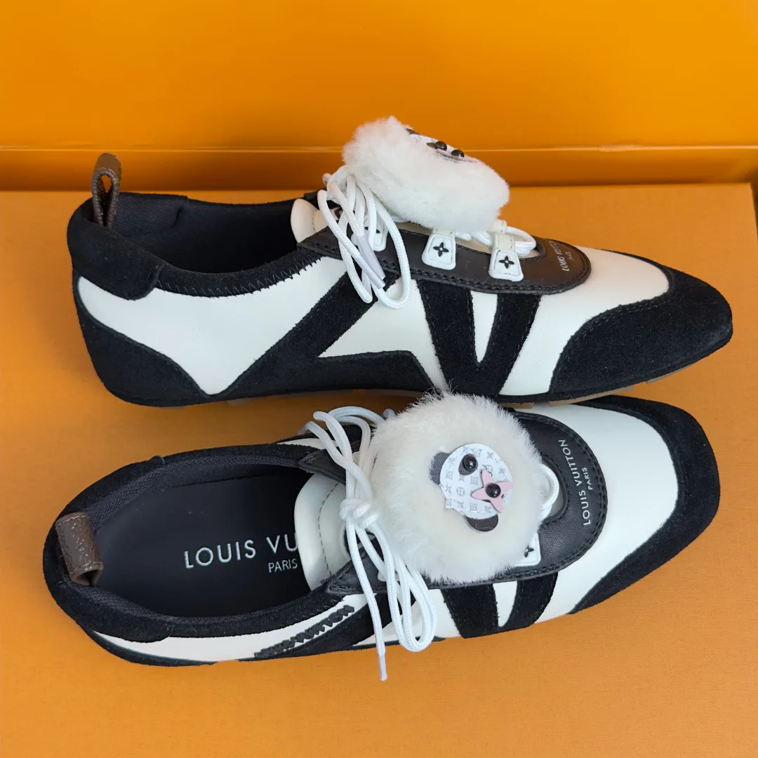 Women's Sneakers LOUIS VUITTON 17415512
