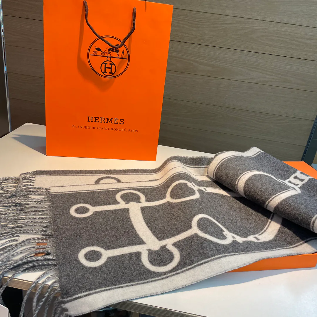 Scarves HERMES 18525779
