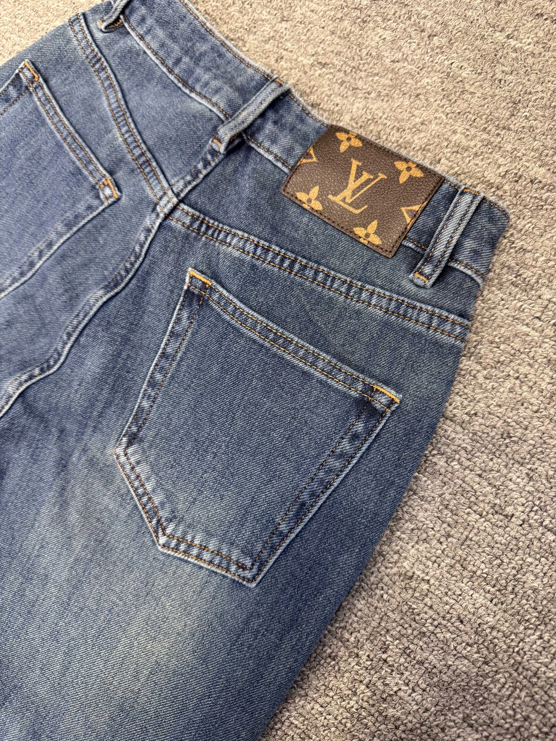 Women's Jeans LOUIS VUITTON 18031970