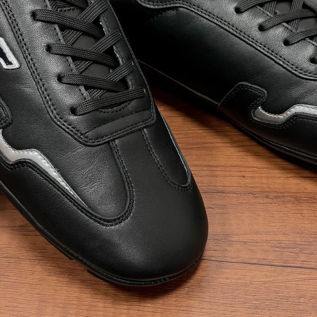 Men's Sneakers LOUIS VUITTON 17542530