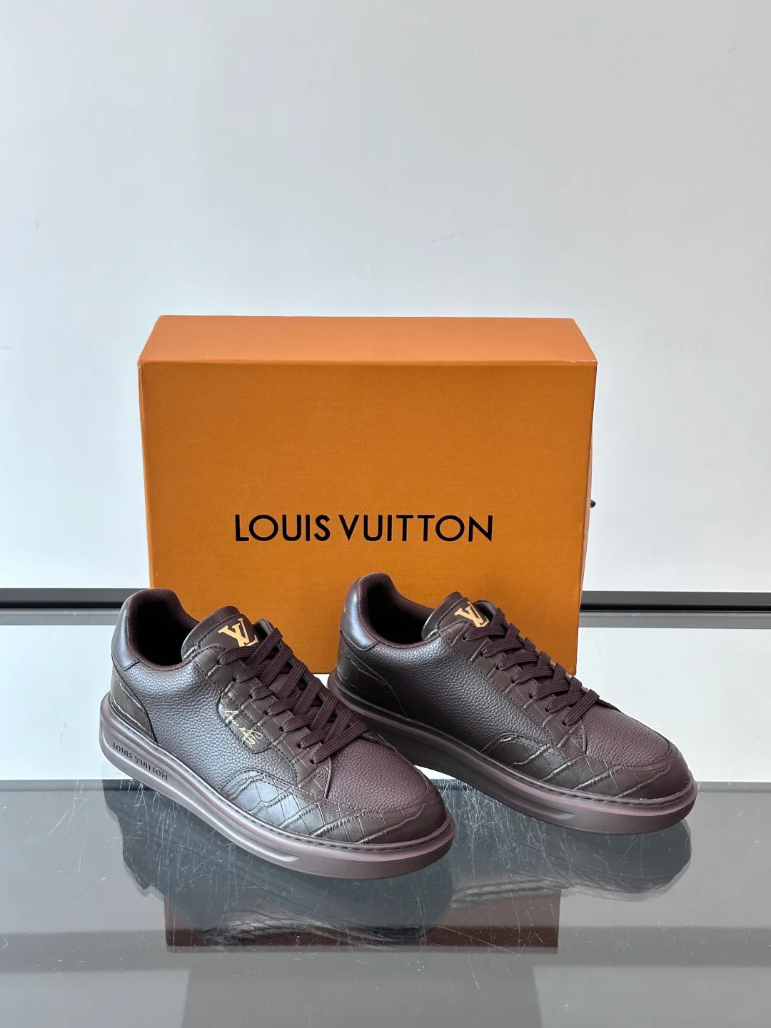 Women's Sneakers LOUIS VUITTON 18400575