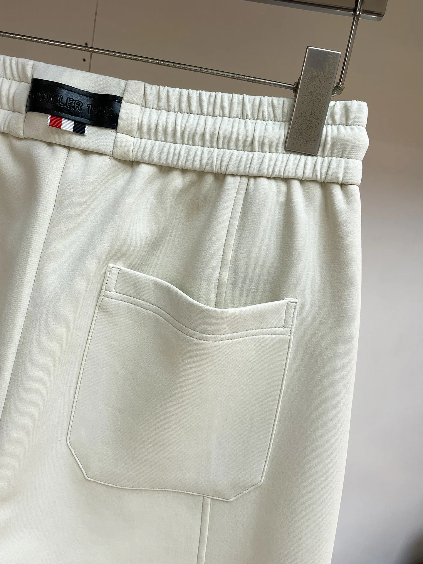 Men's Trousers MONCLER 18499617