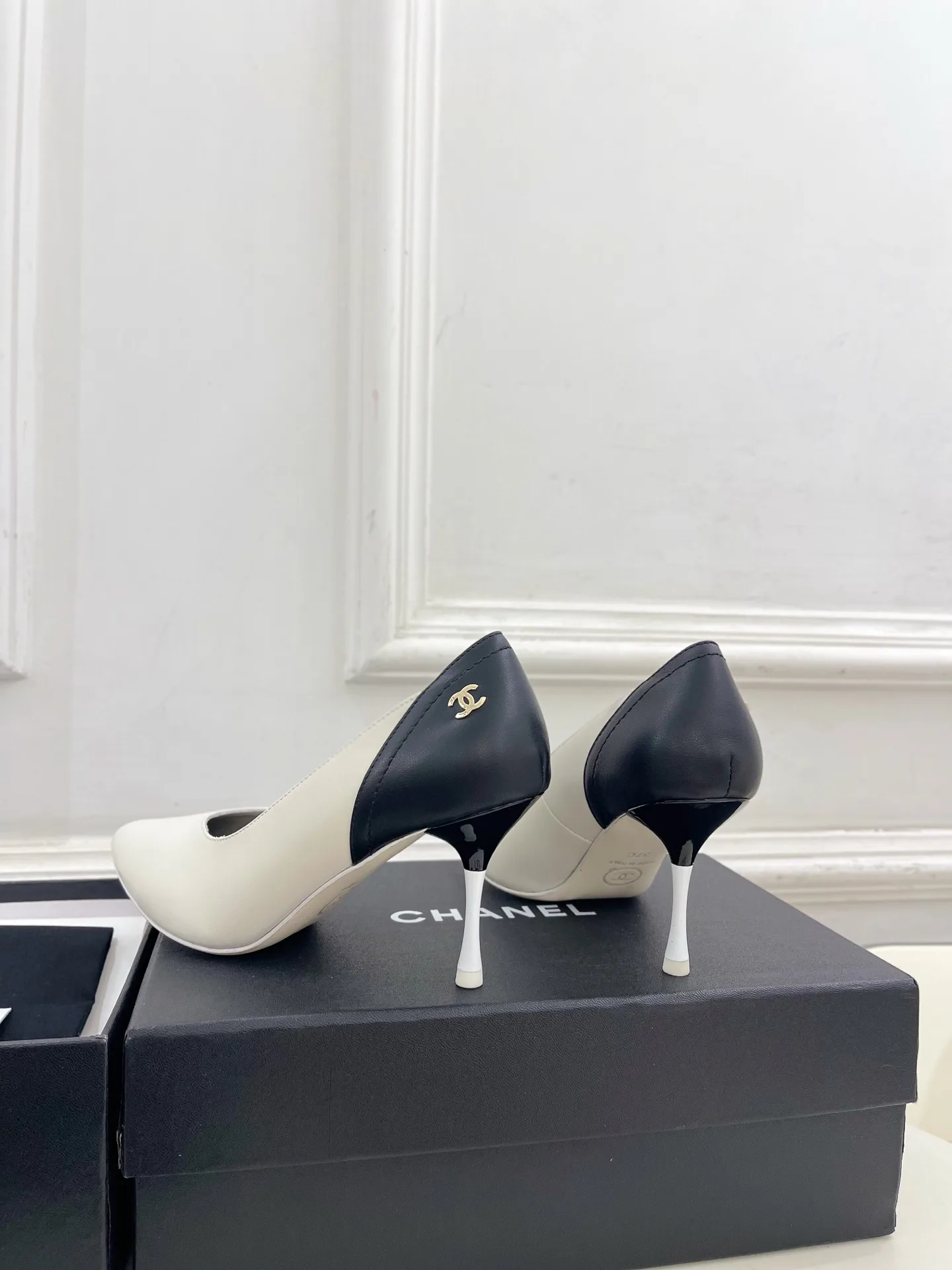 Women's Heels CHANEL 18034596