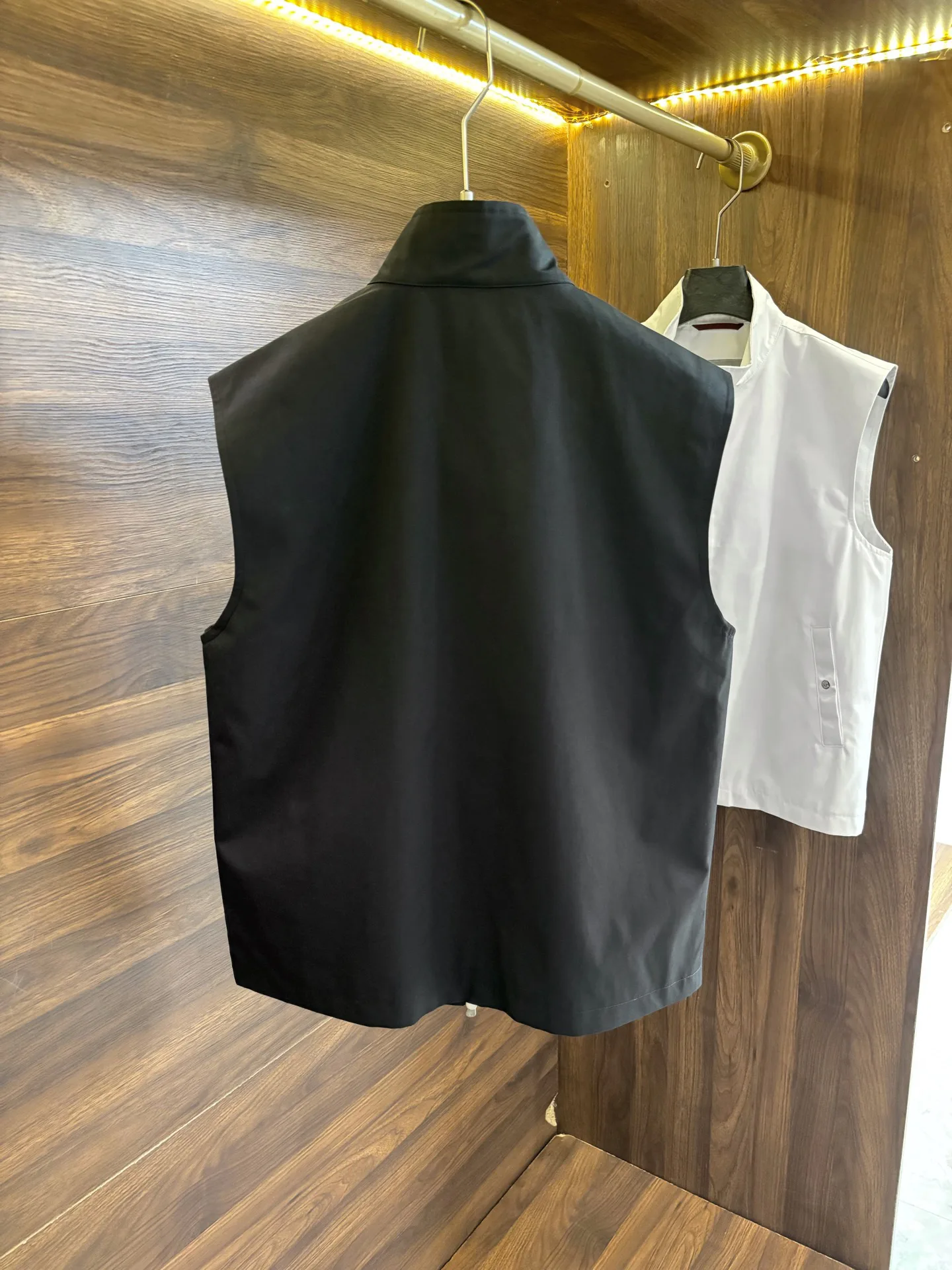 Men's Vests BRUNELLO CUCINELLI 17612470