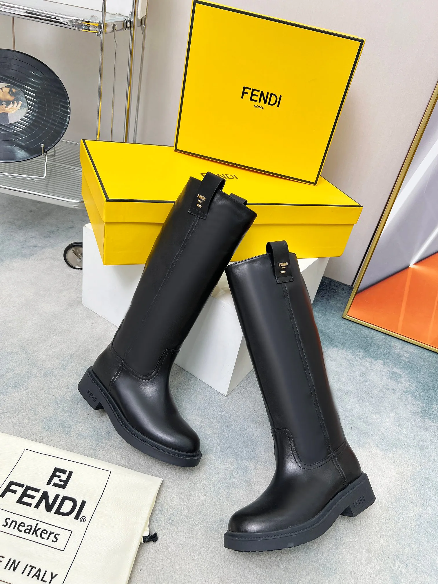 Women's Boots FENDI 18104308