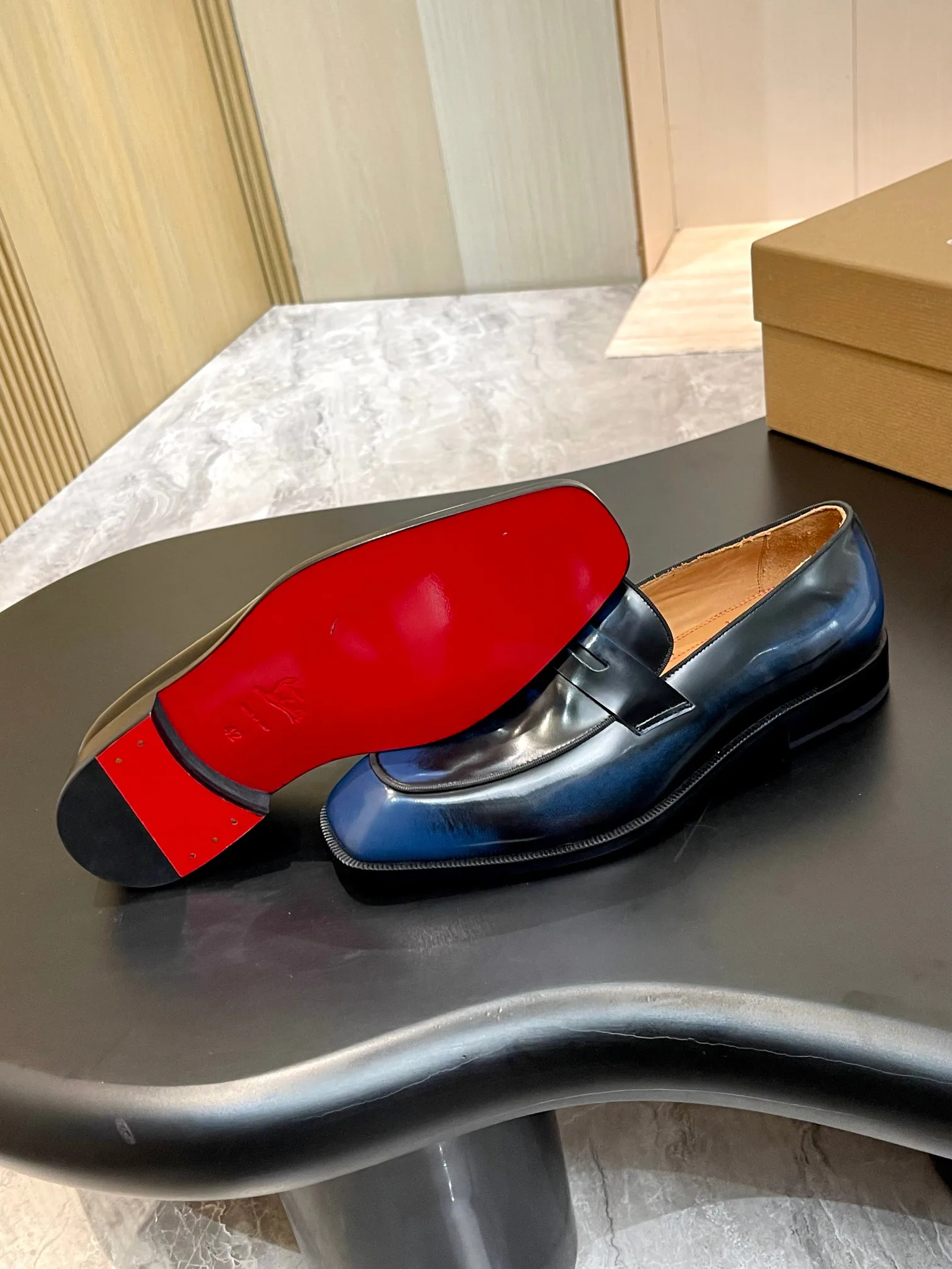 Men's Loafers And Dress Shoes CHRISTIAN LOUBOUTIN 18119154